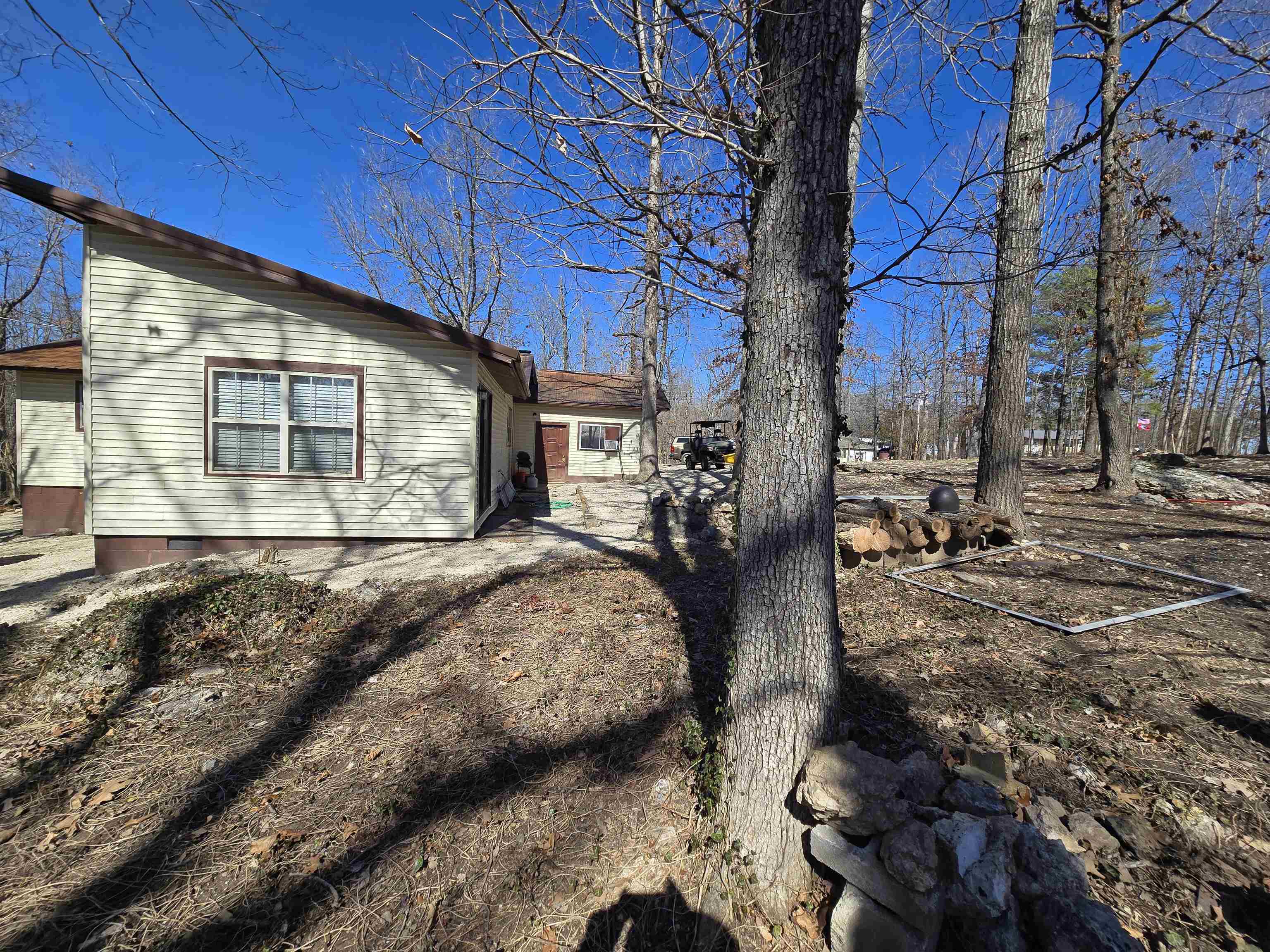 129  Frontier  Ozark Acres, AR