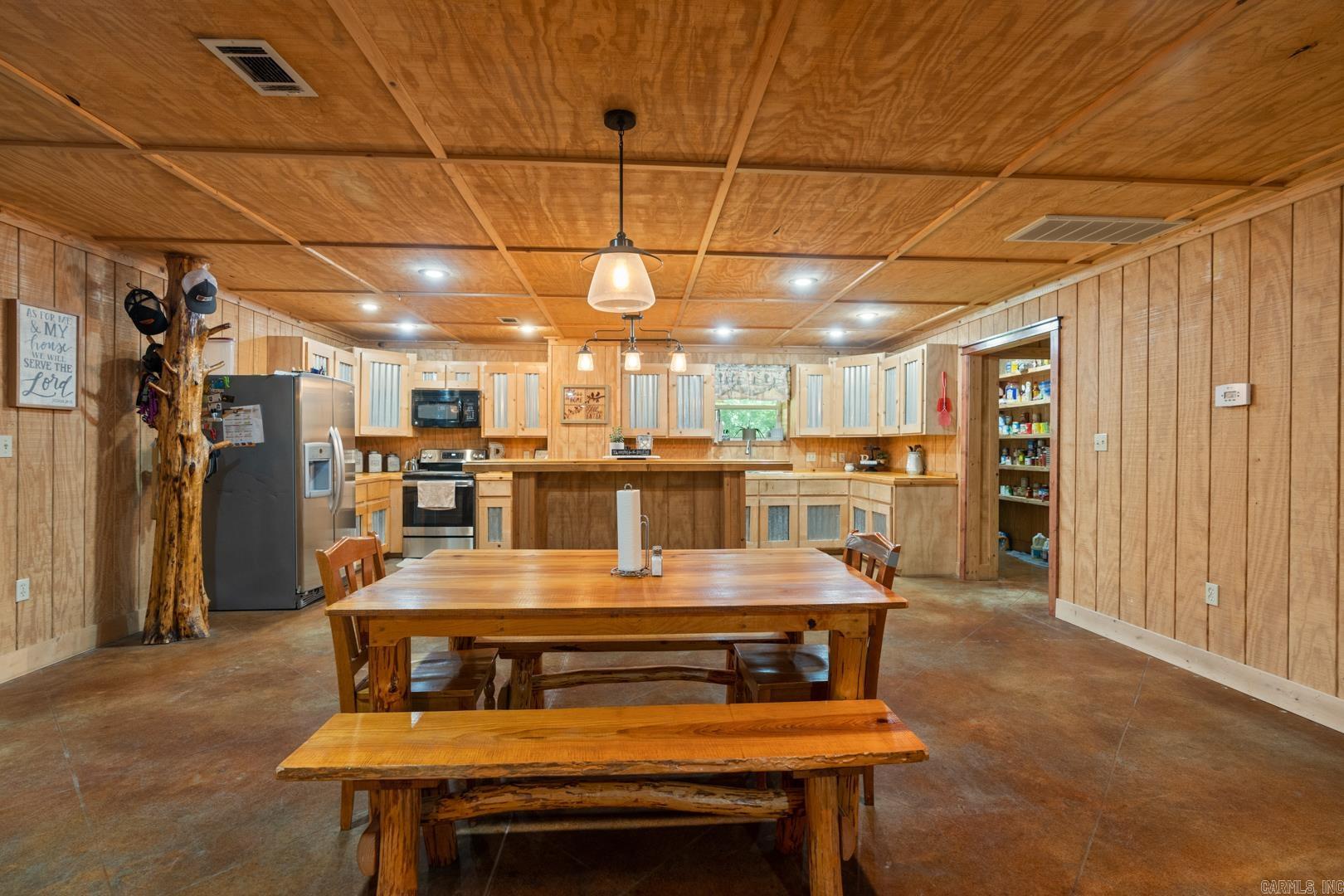53  Lake Bennett Rd  Quitman, AR