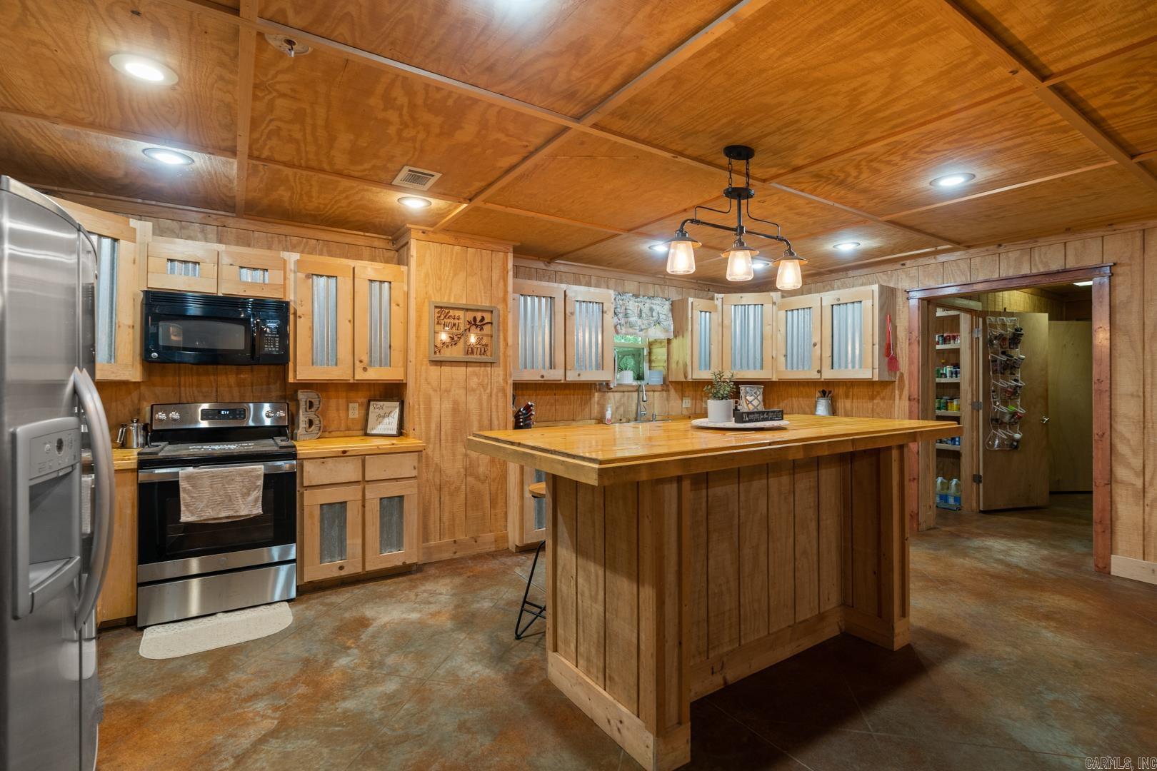 53  Lake Bennett Rd  Quitman, AR