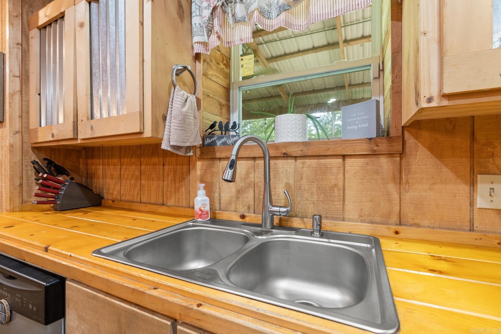 53  Lake Bennett Rd  Quitman, AR