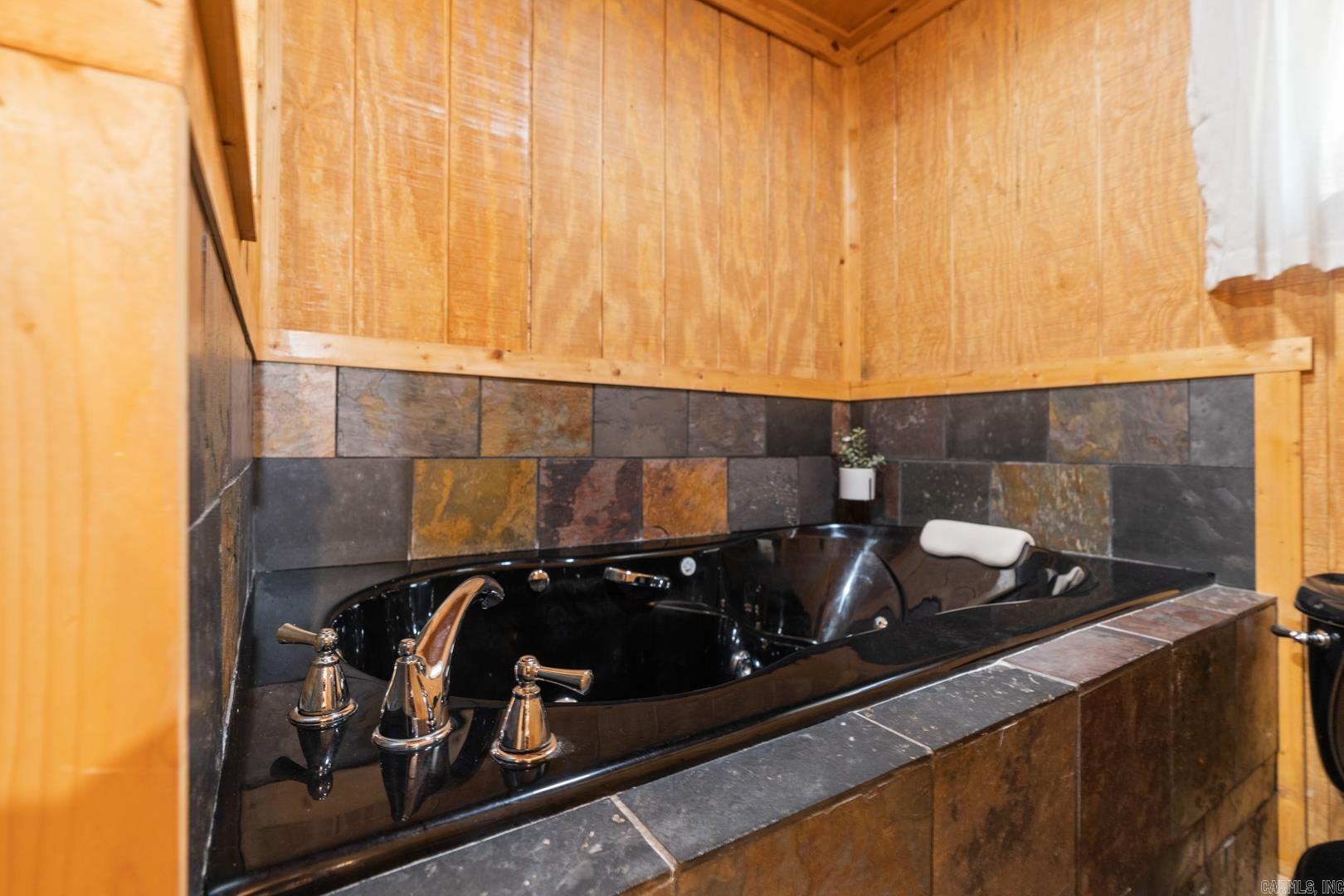 53  Lake Bennett Rd  Quitman, AR
