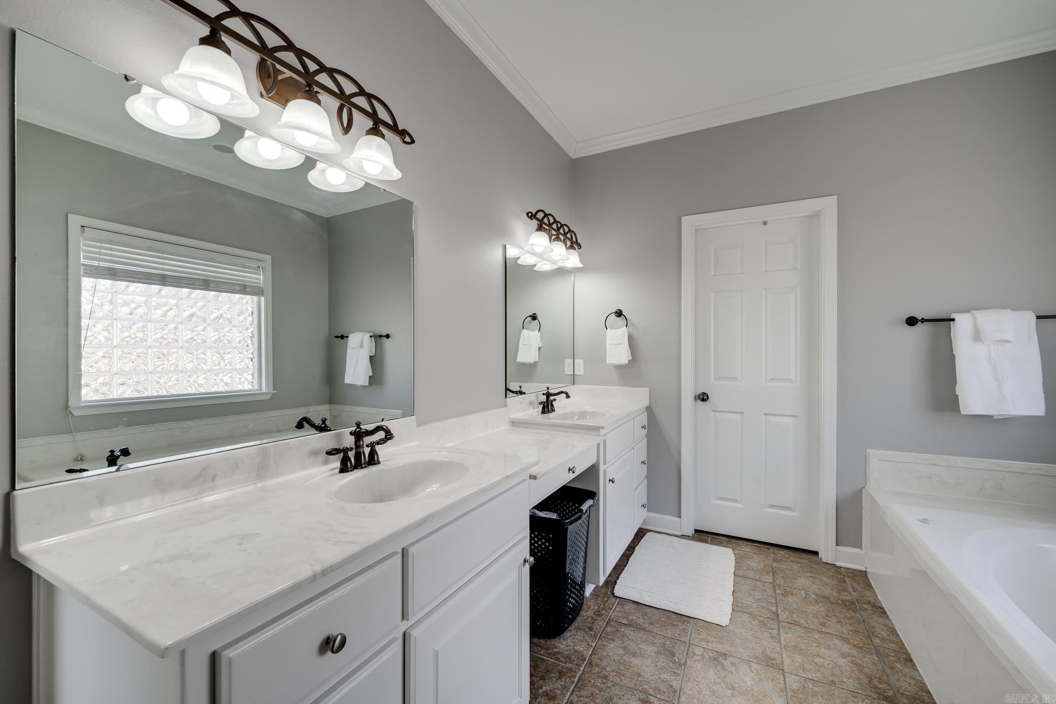 10  Hickory  Greenbrier, AR