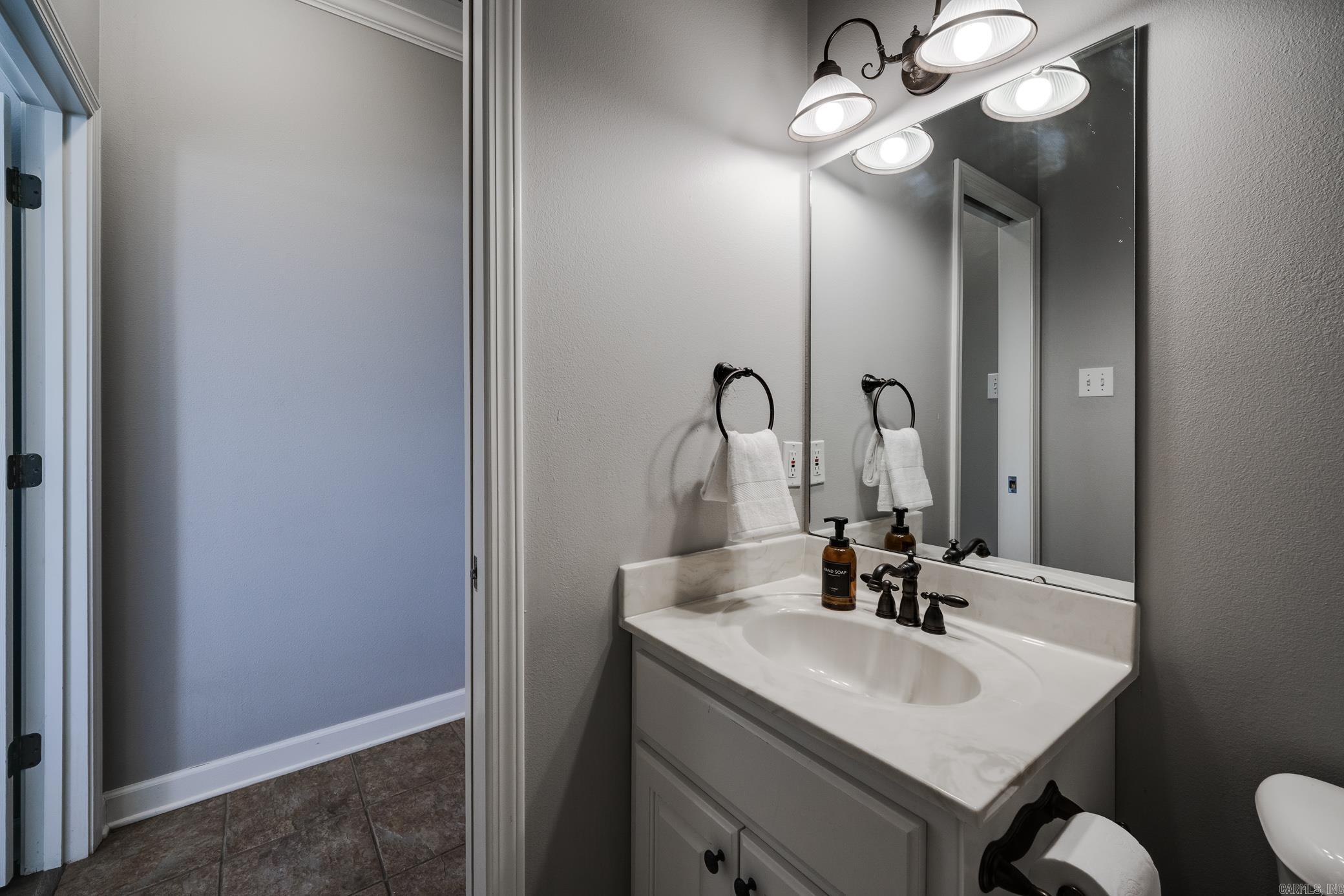 10  Hickory  Greenbrier, AR