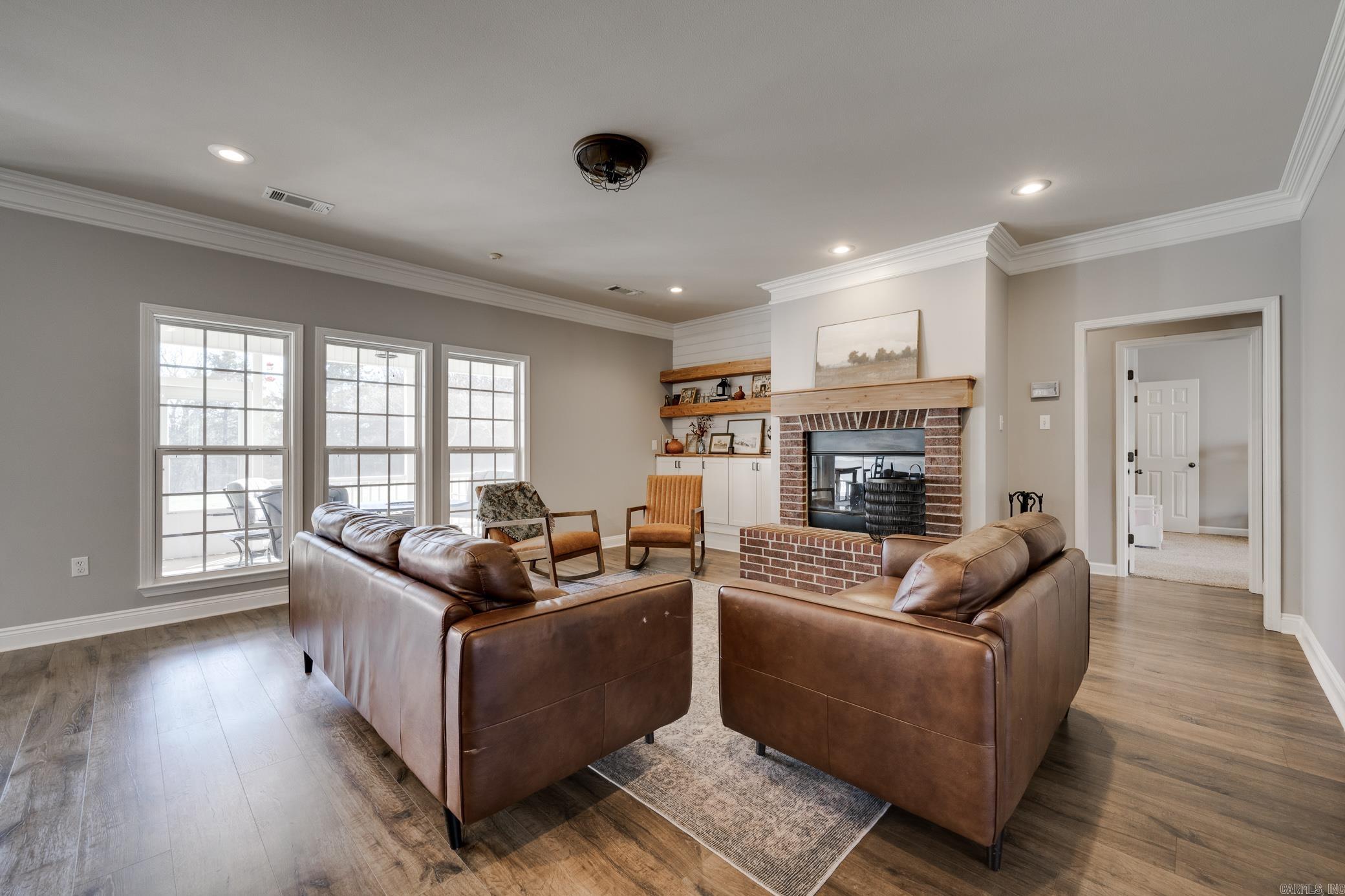 10  Hickory  Greenbrier, AR