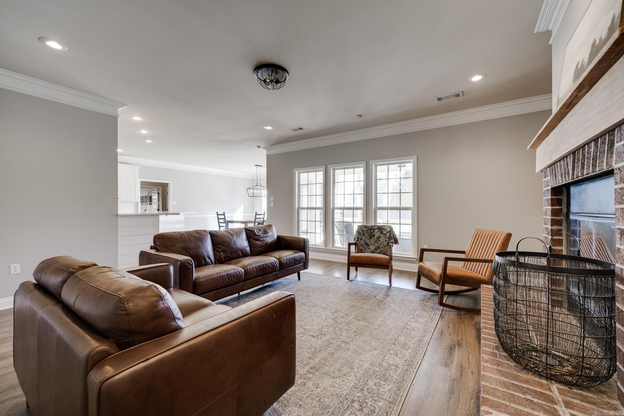 10  Hickory  Greenbrier, AR