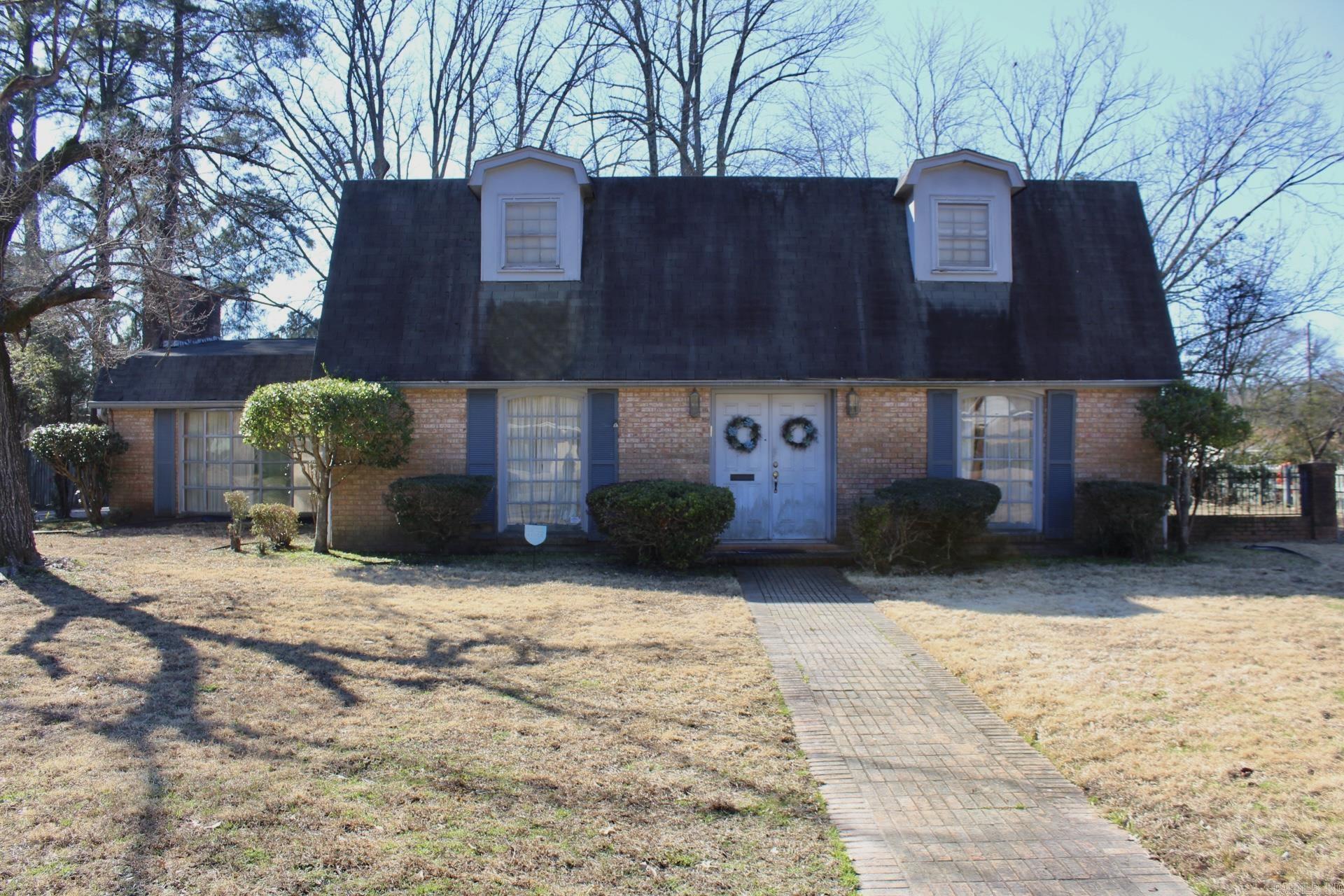 2300  Forest Knoll  Pine Bluff, AR