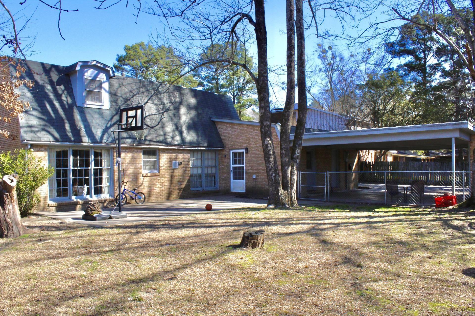 2300  Forest Knoll  Pine Bluff, AR