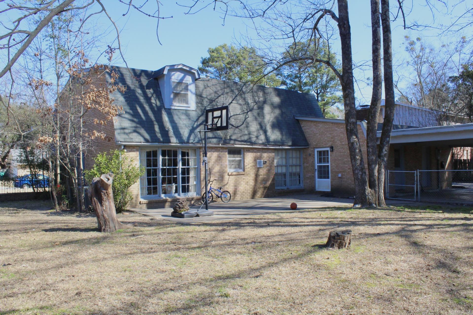 2300  Forest Knoll  Pine Bluff, AR