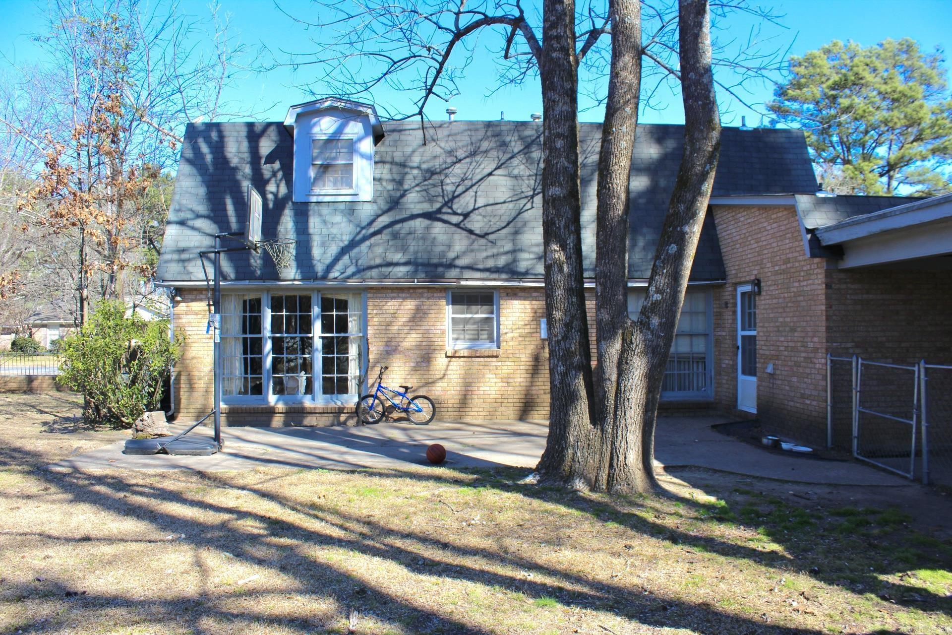 2300  Forest Knoll  Pine Bluff, AR
