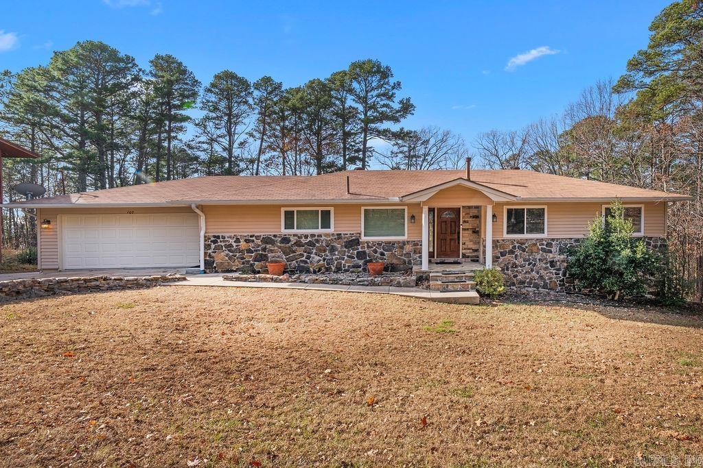 107 Hillside Dr Fairfield Bay, AR 72088