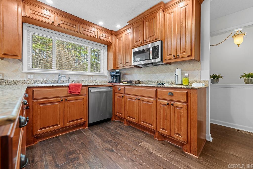 107 Hillside Dr Fairfield Bay, AR 72088