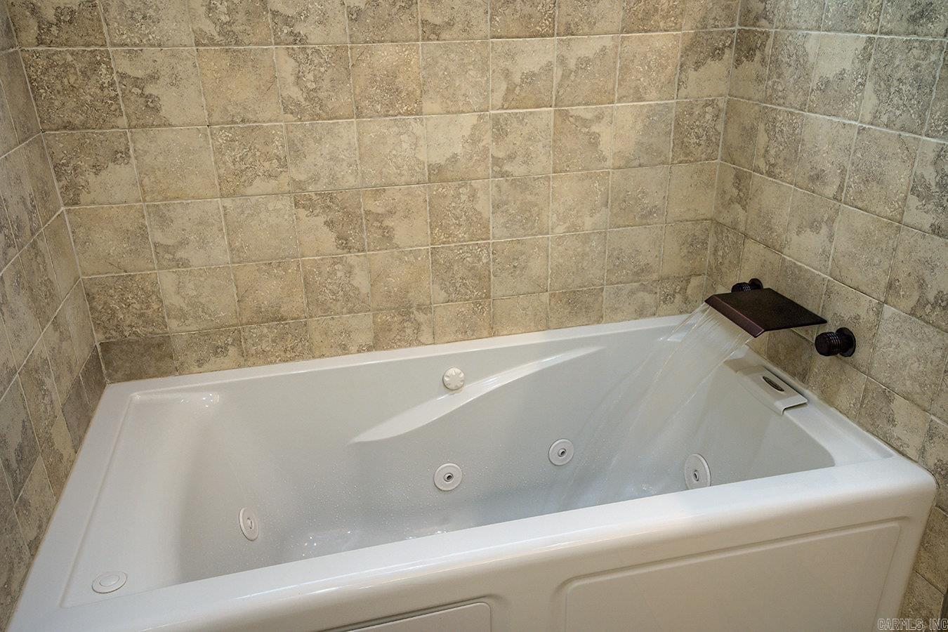 55 Zarpa Way Hot Springs Village, AR 71909