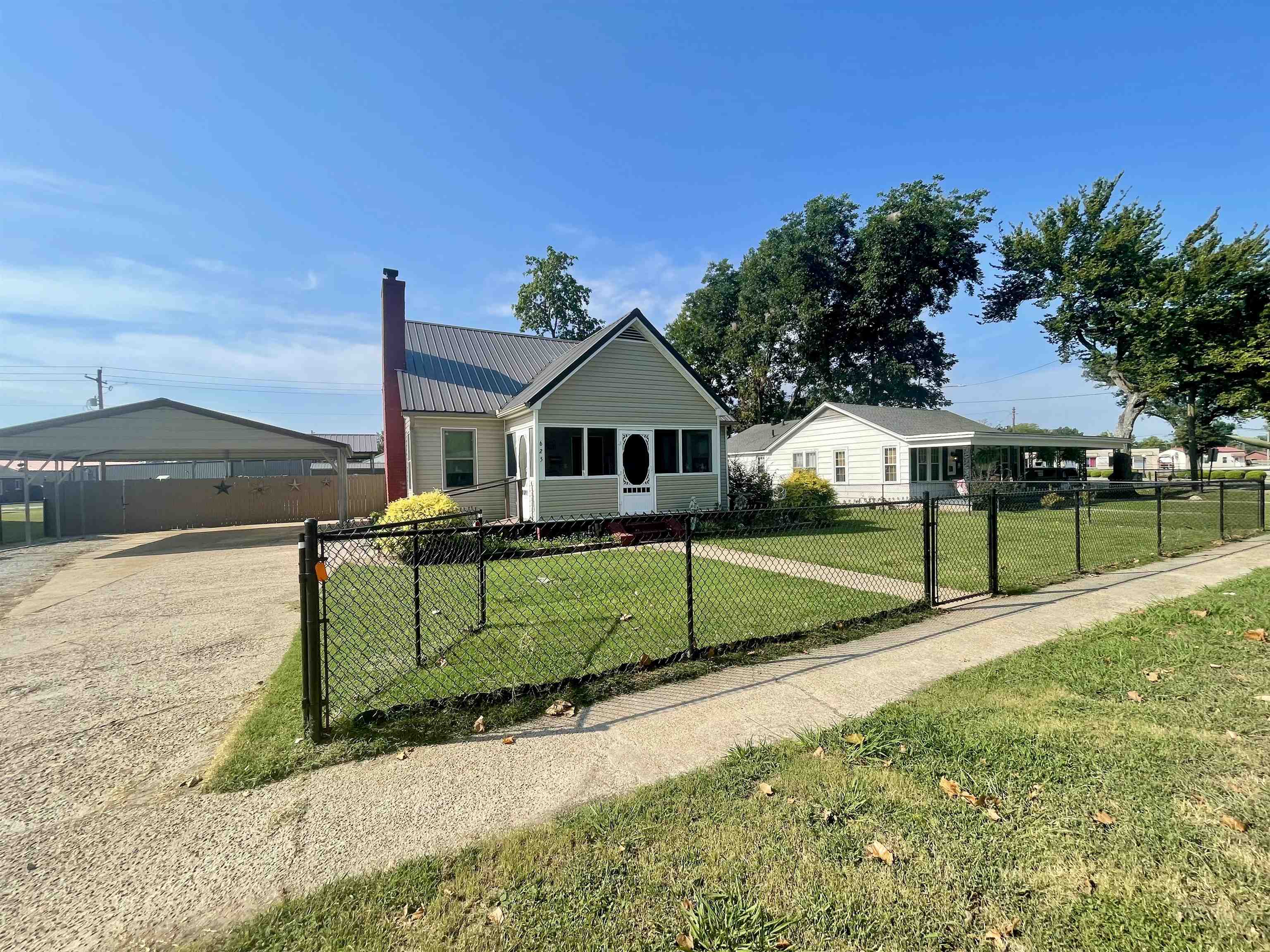 625 W Main Street
