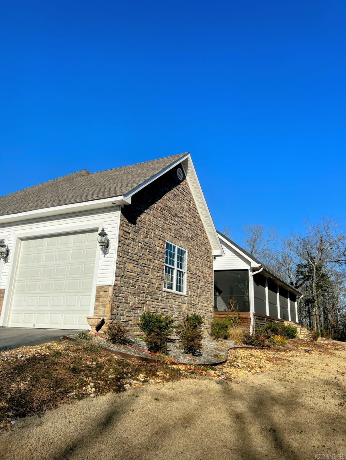 1066  Stony Point  Houston, AR