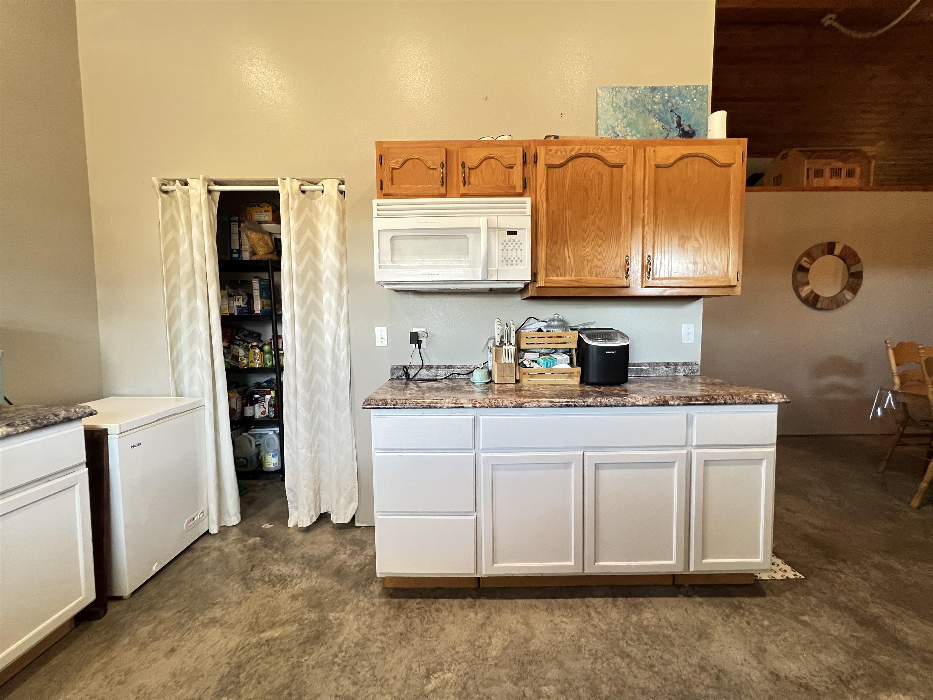 5048  HWY 289 North  Ash Flat, AR