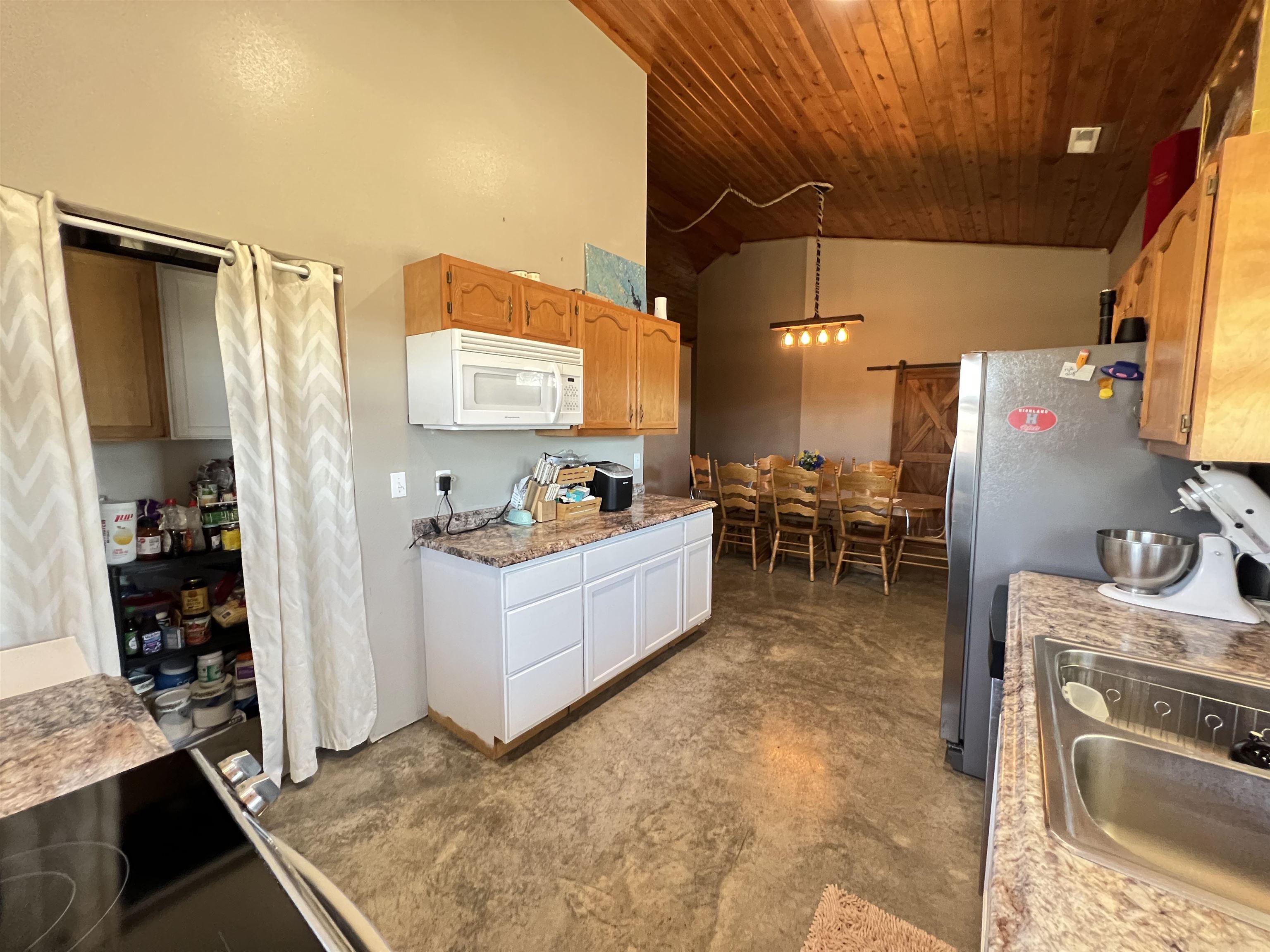 5048  HWY 289 North  Ash Flat, AR