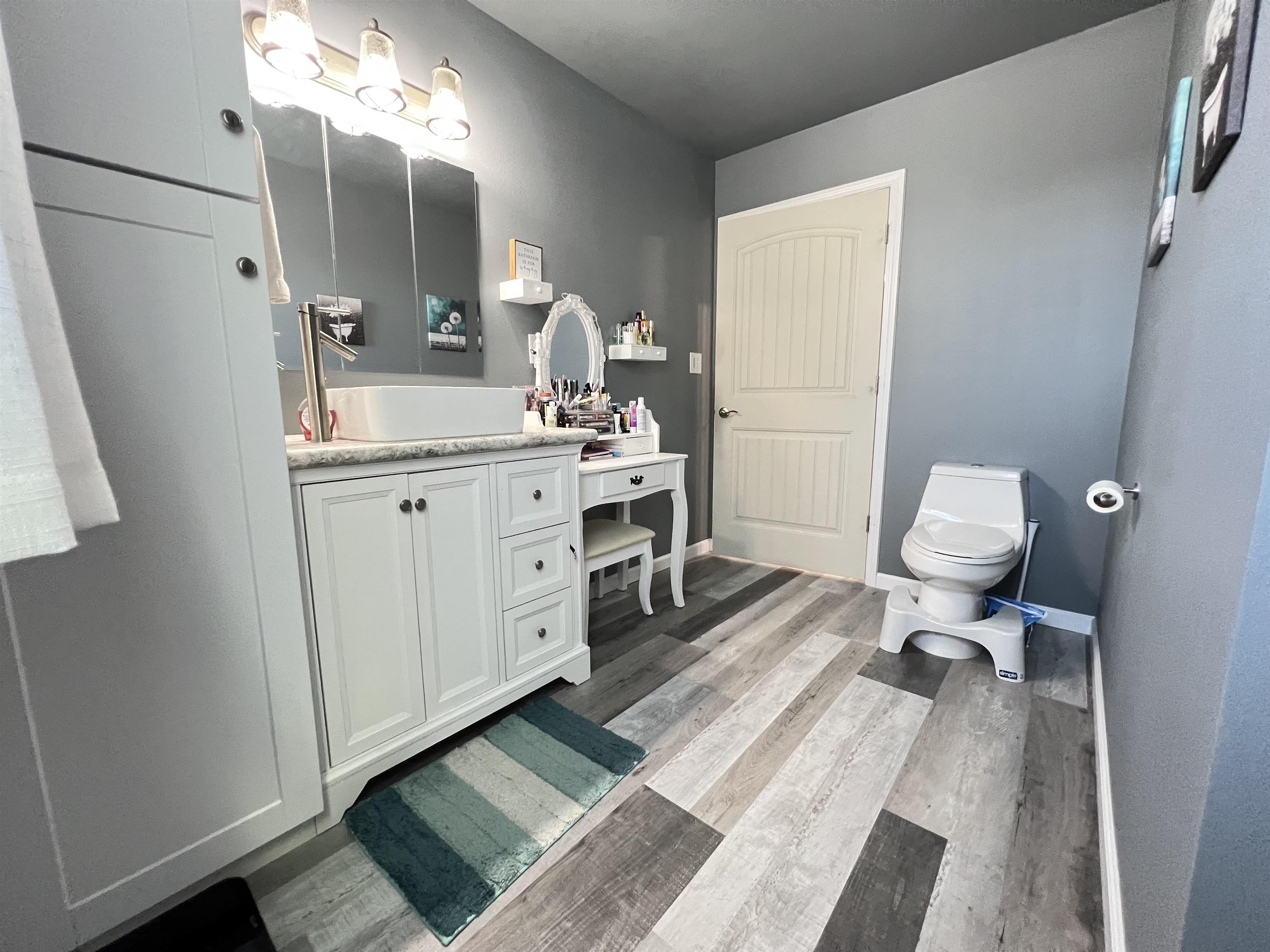 5048  HWY 289 North  Ash Flat, AR