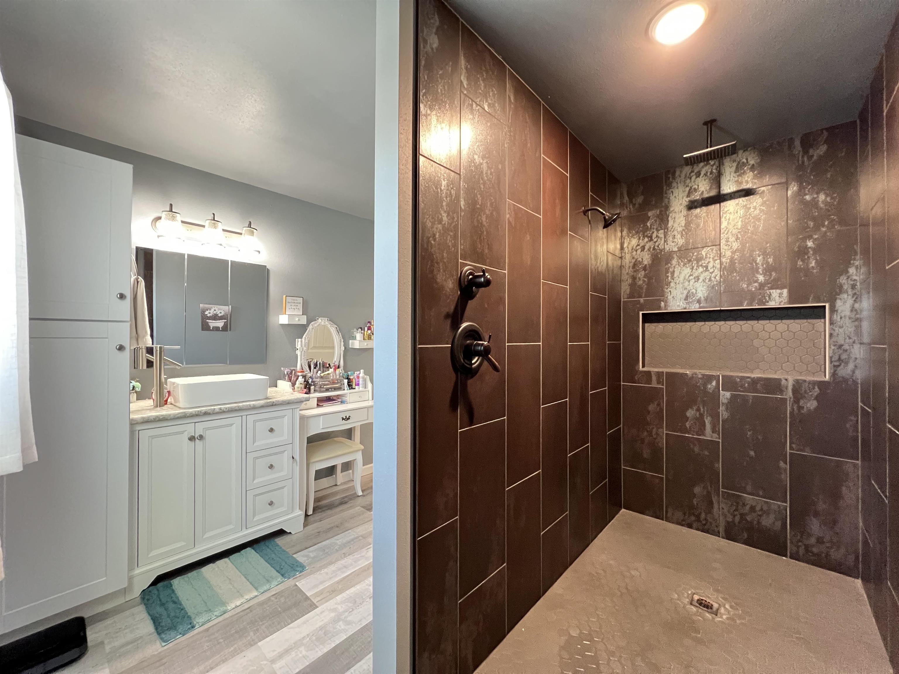 5048  HWY 289 North  Ash Flat, AR