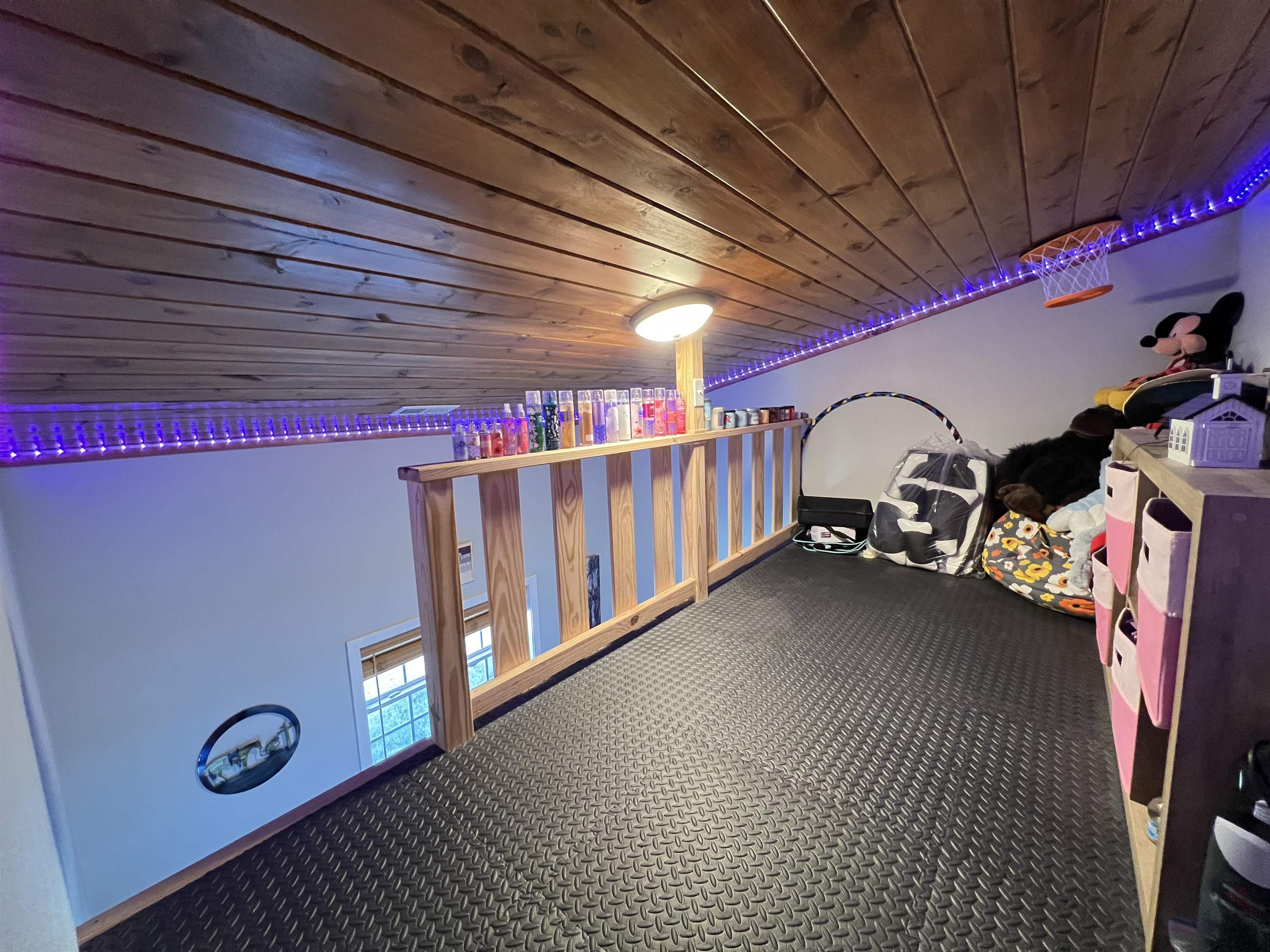 5048  HWY 289 North  Ash Flat, AR