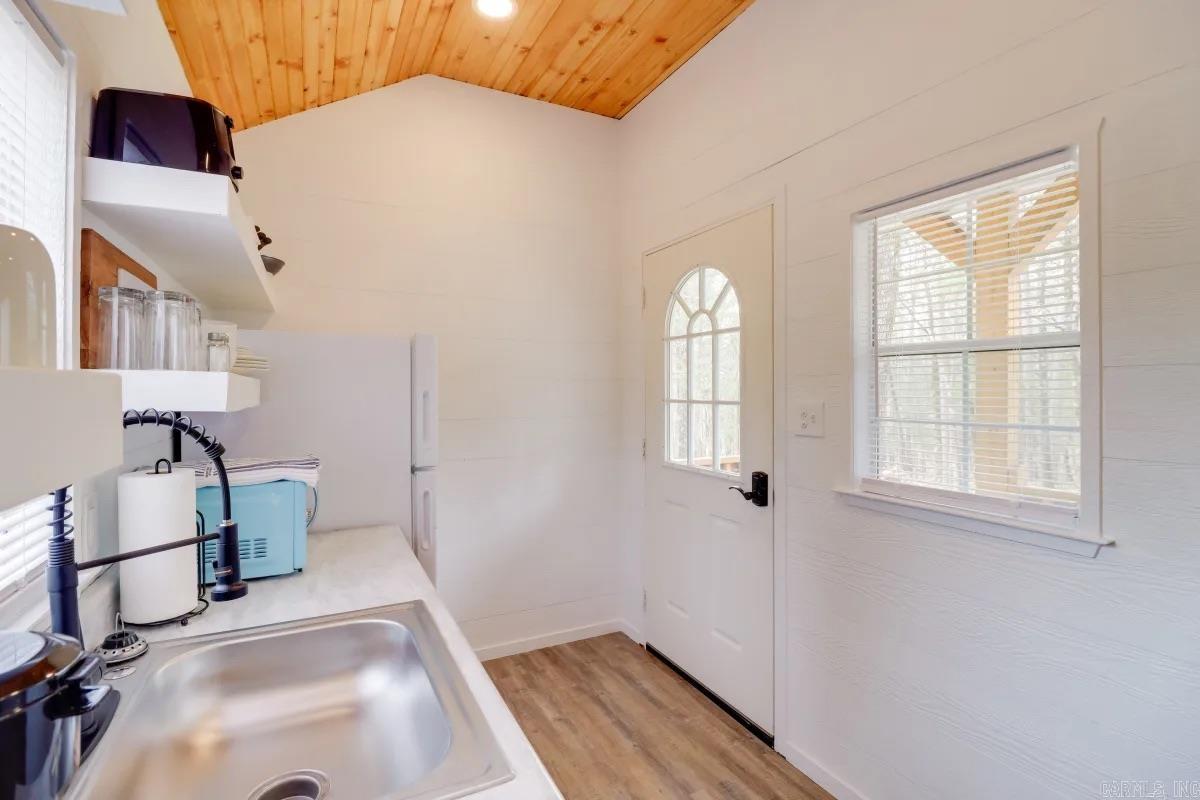 272  Highland  Tumbling Shoals, AR