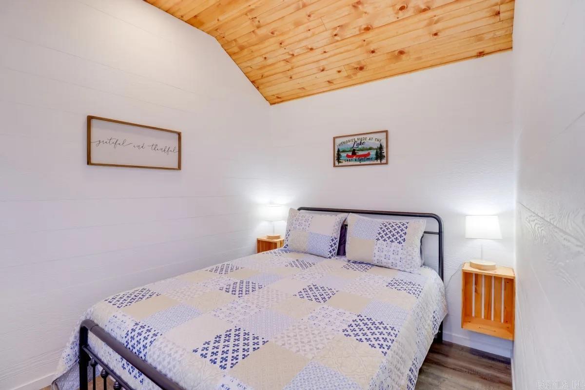 272  Highland  Tumbling Shoals, AR
