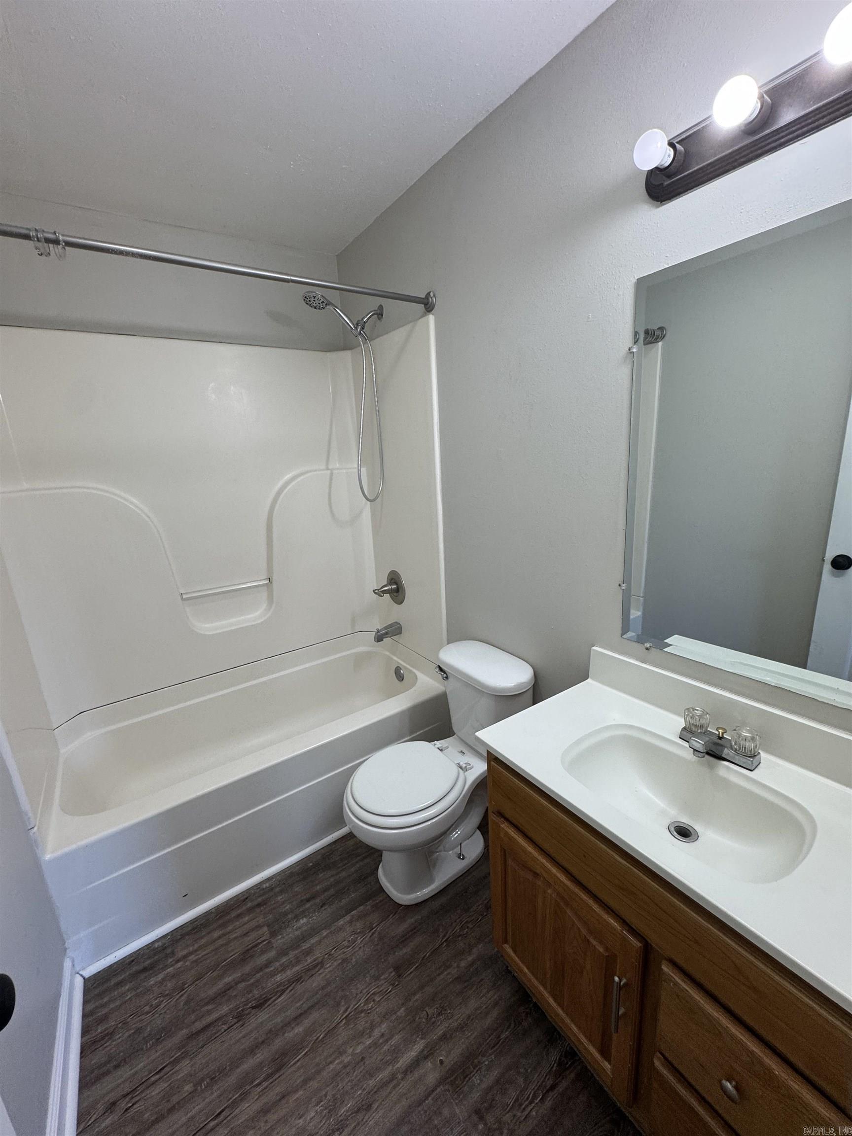 1104 W Main  Heber Springs, AR