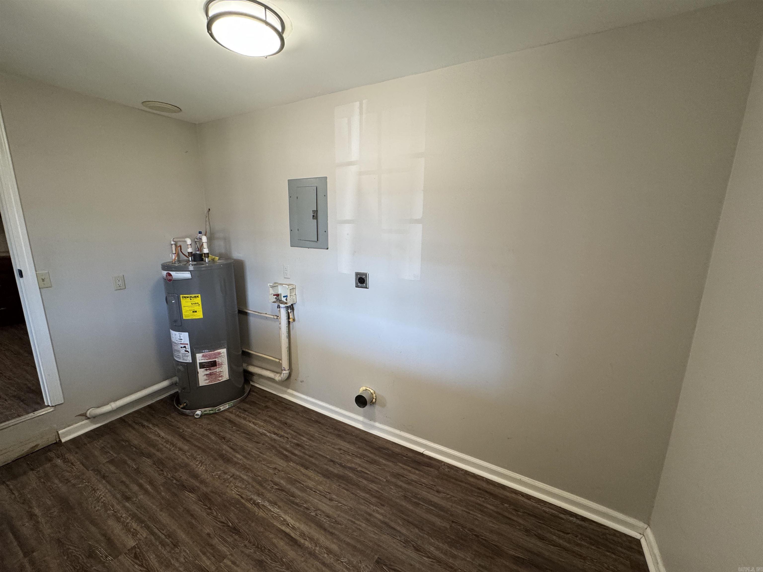 1104 W Main  Heber Springs, AR