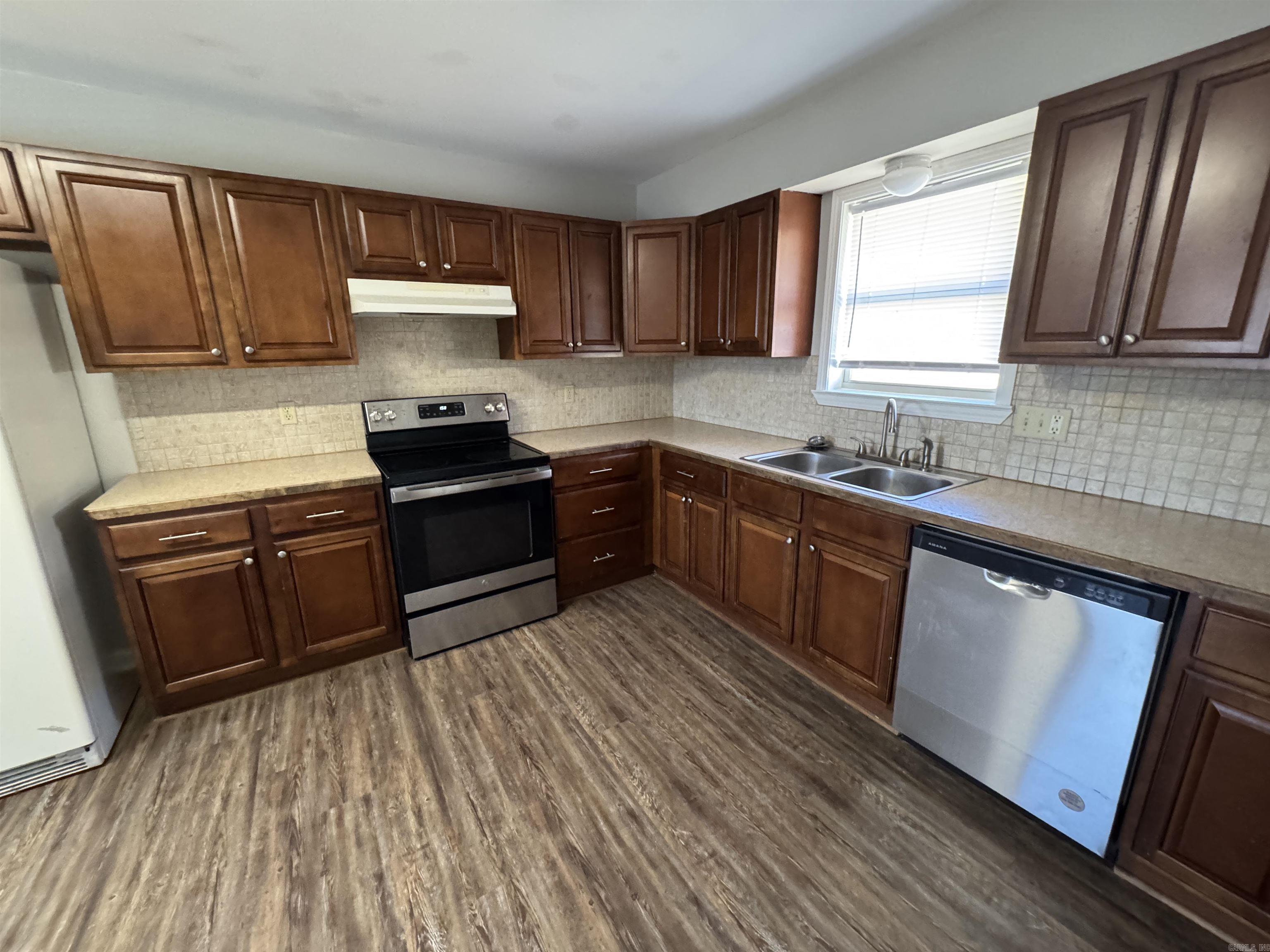 1104 W Main  Heber Springs, AR