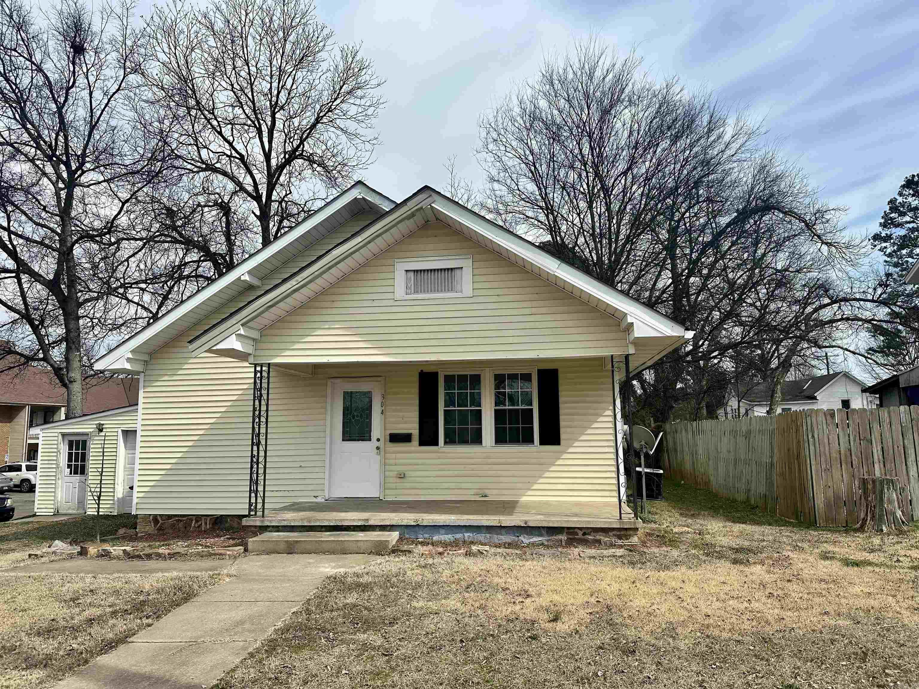 304 N Saint Joseph  Morrilton, AR