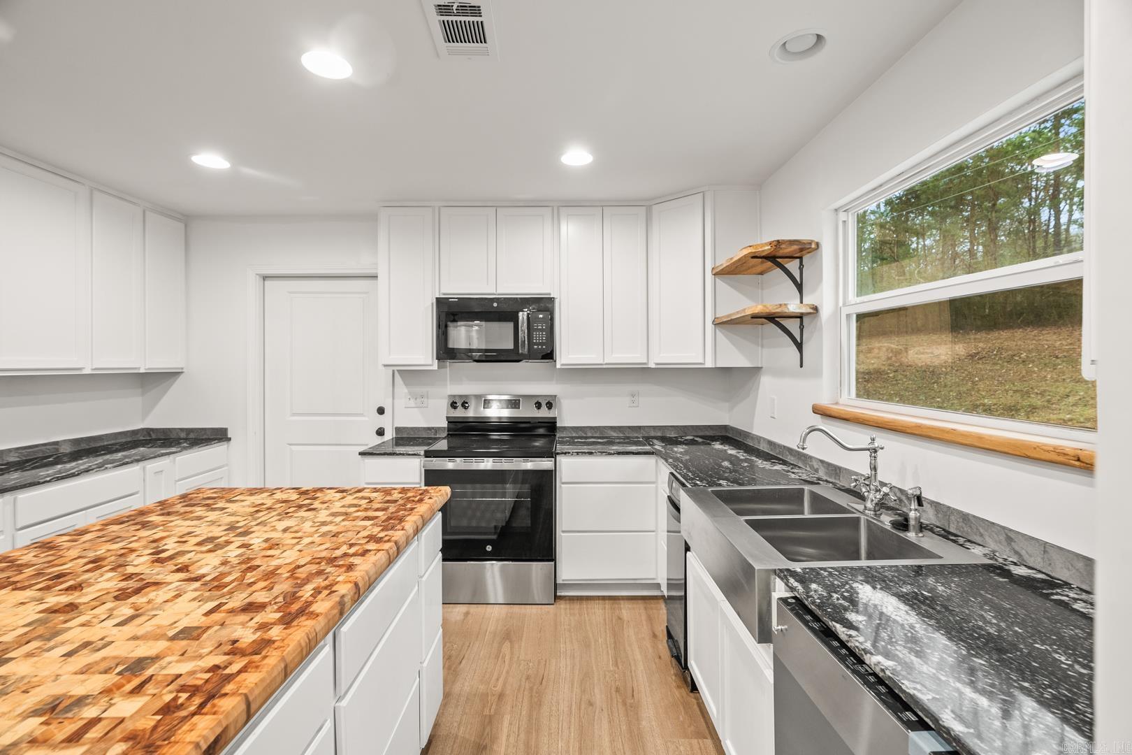 35 S Woodland  Conway, AR