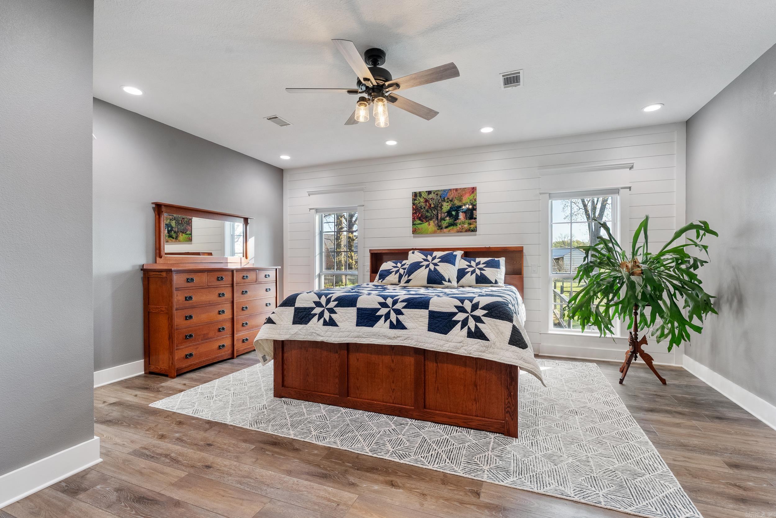 11  Hillside  Greenbrier, AR