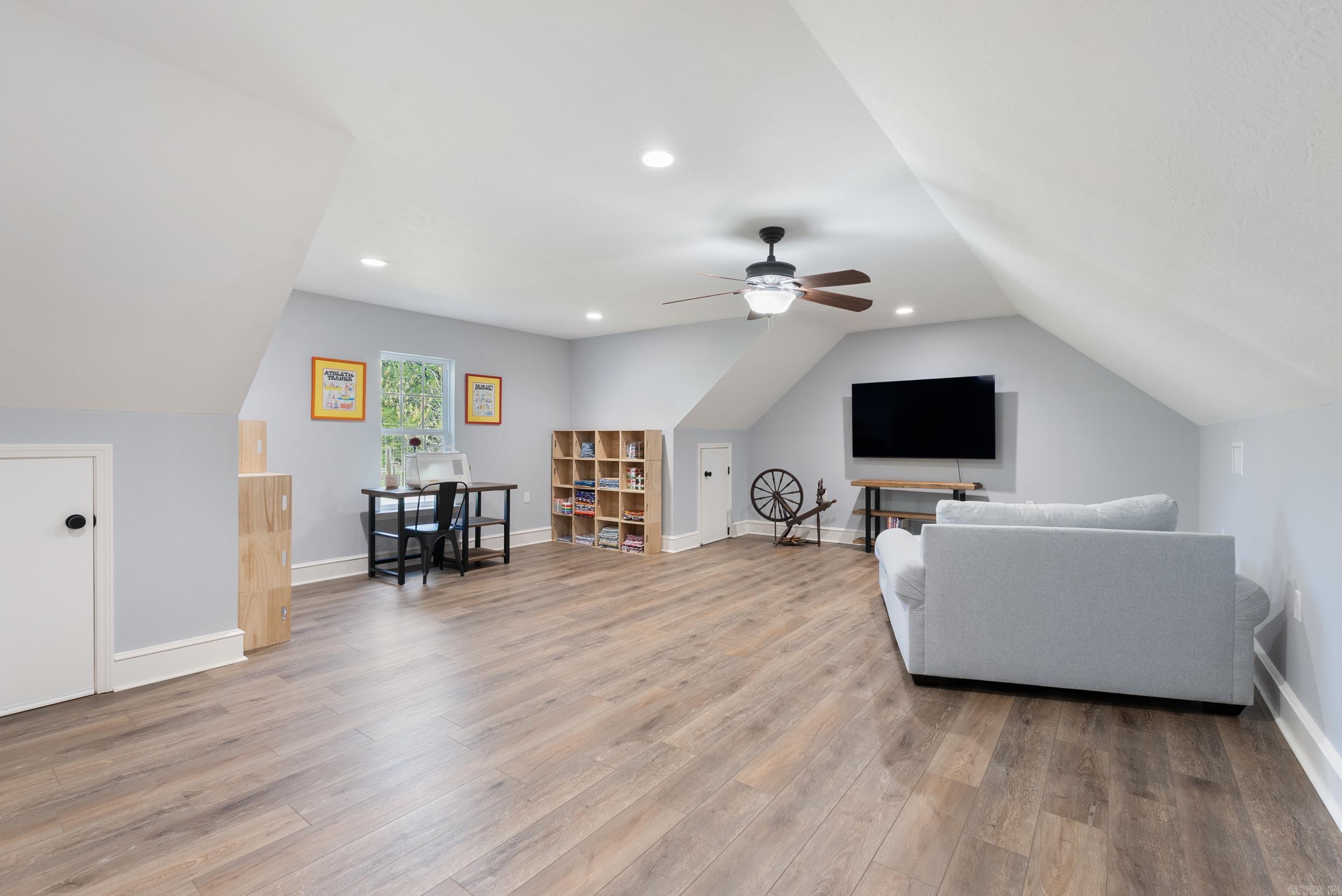 11  Hillside  Greenbrier, AR