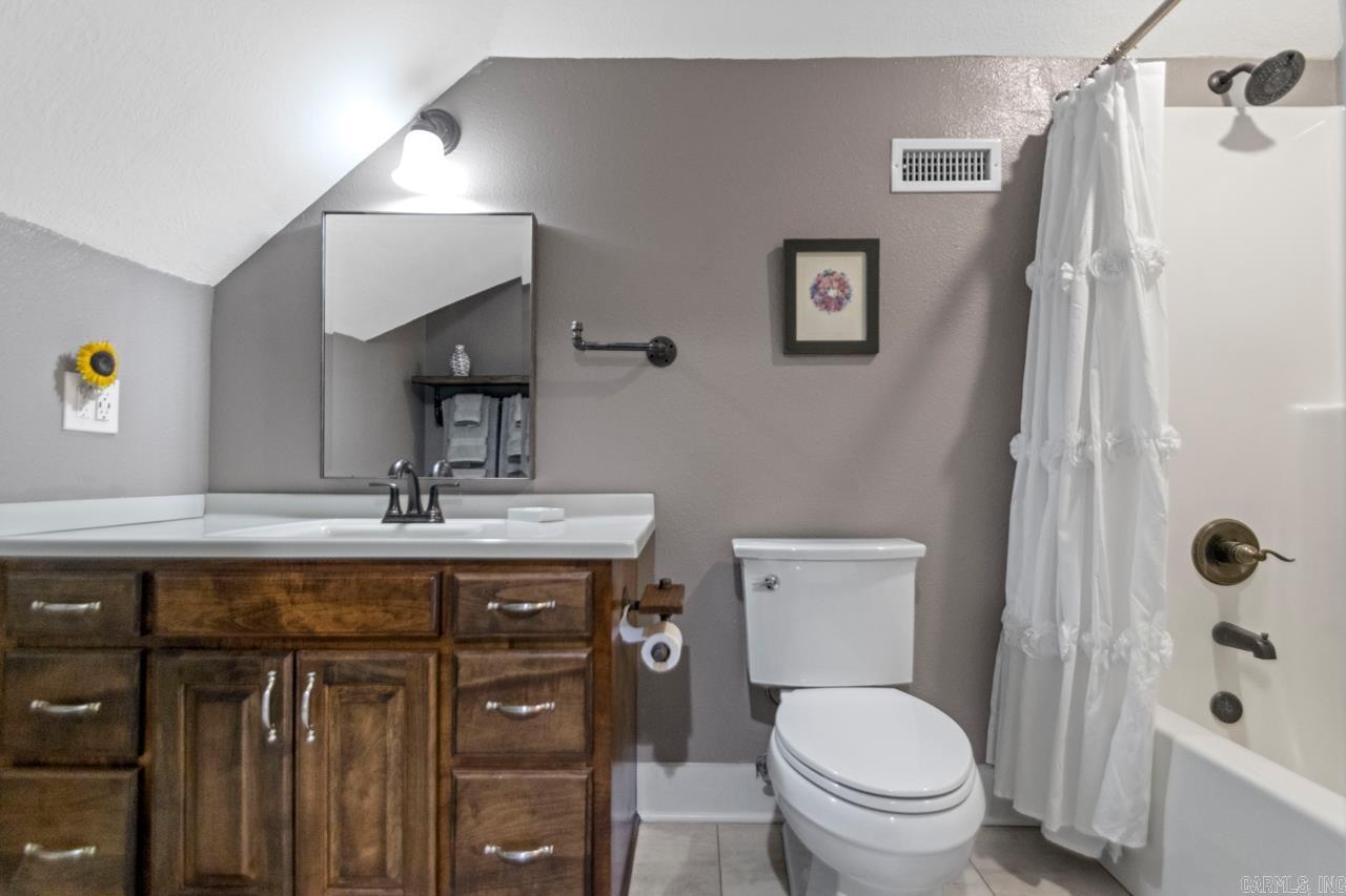 11  Hillside  Greenbrier, AR