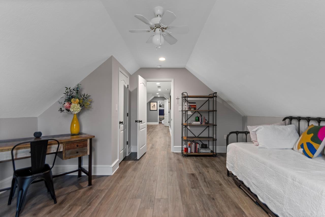 11  Hillside  Greenbrier, AR