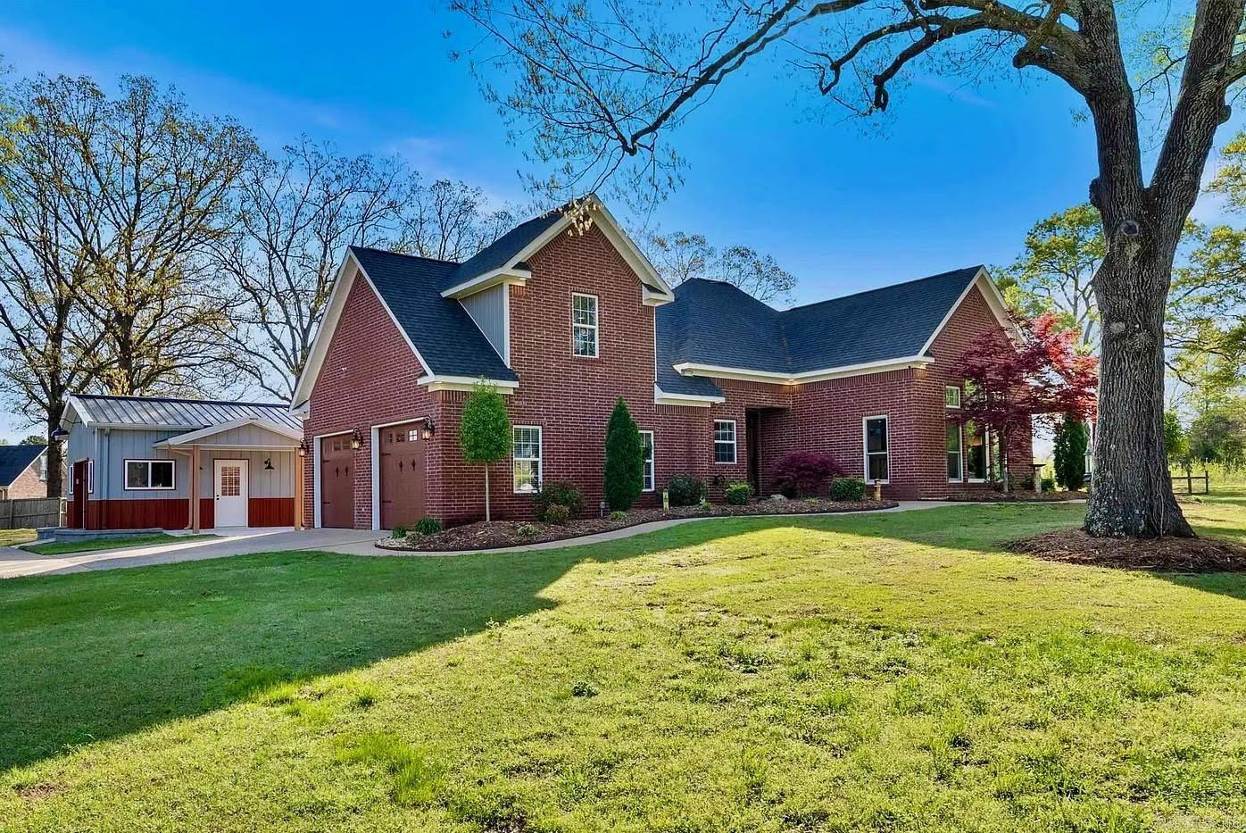 11  Hillside  Greenbrier, AR