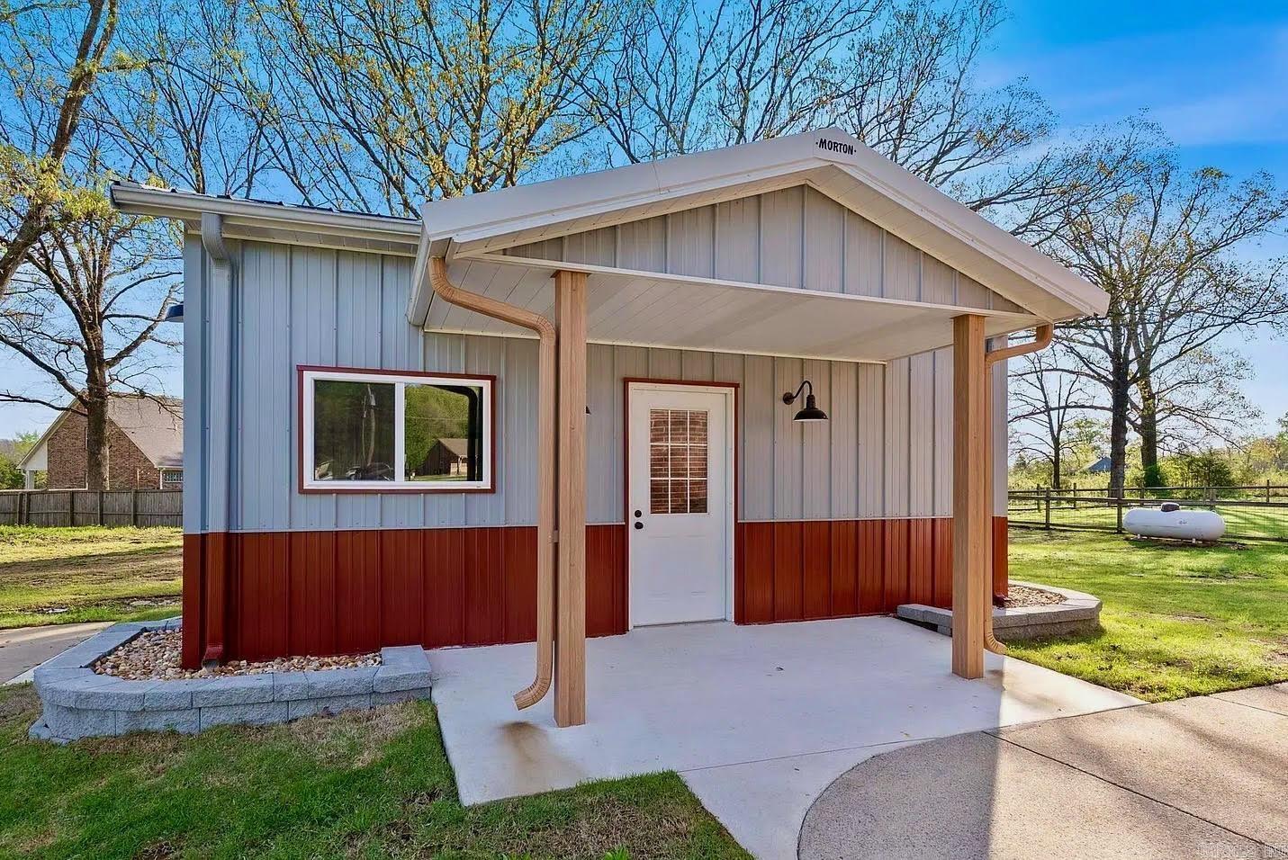 11  Hillside  Greenbrier, AR