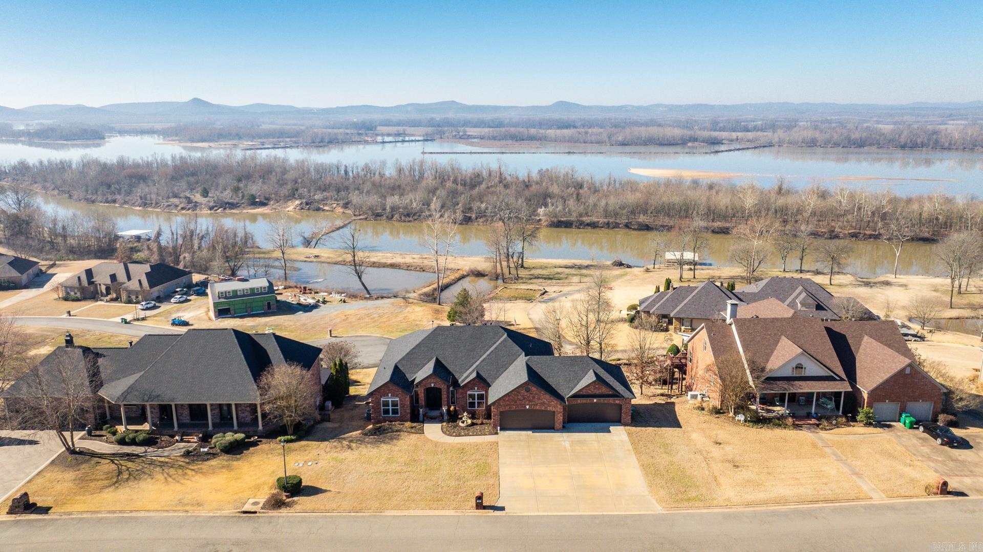 101 River Road Drive West