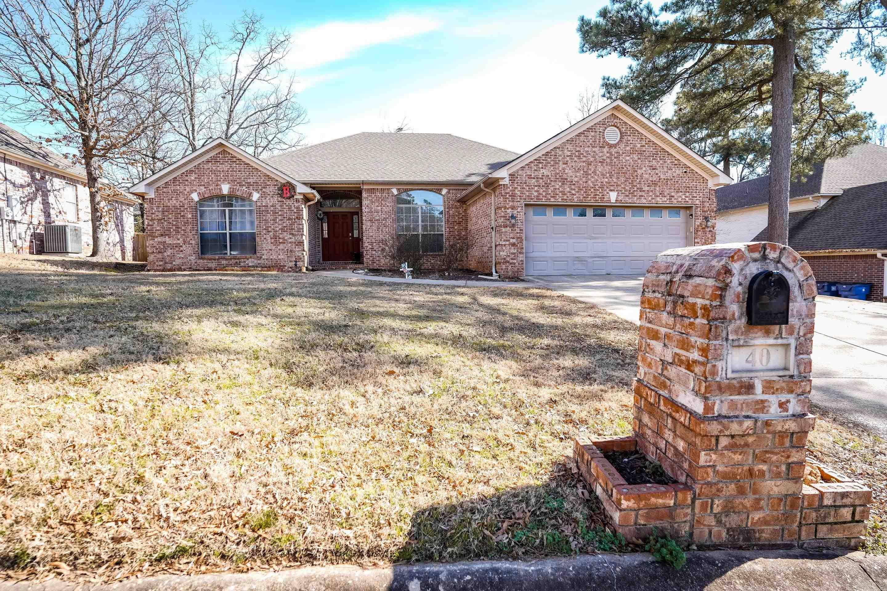 40 Ouachita Drive Maumelle, AR 72113
