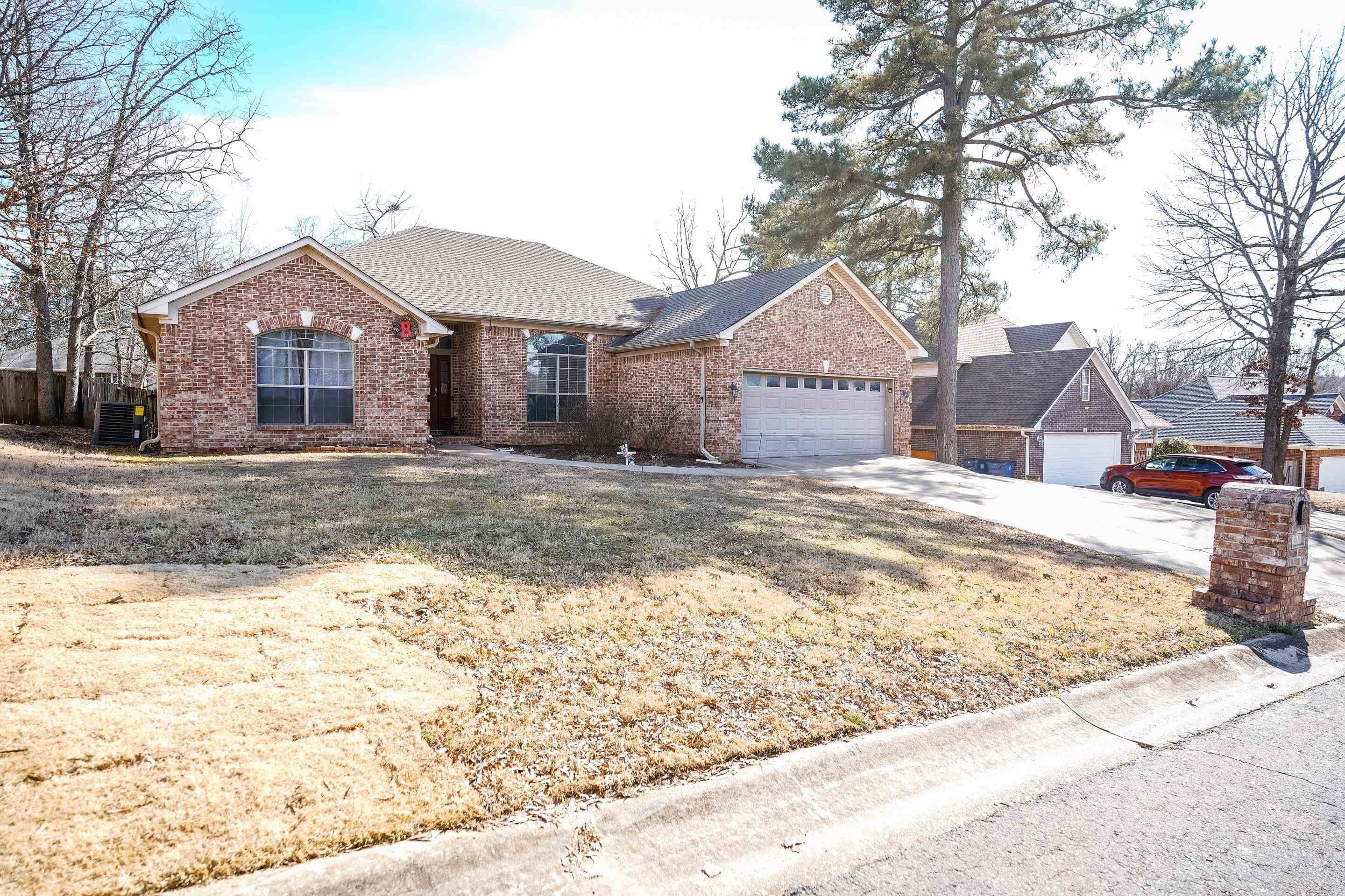 40 Ouachita Drive Maumelle, AR 72113
