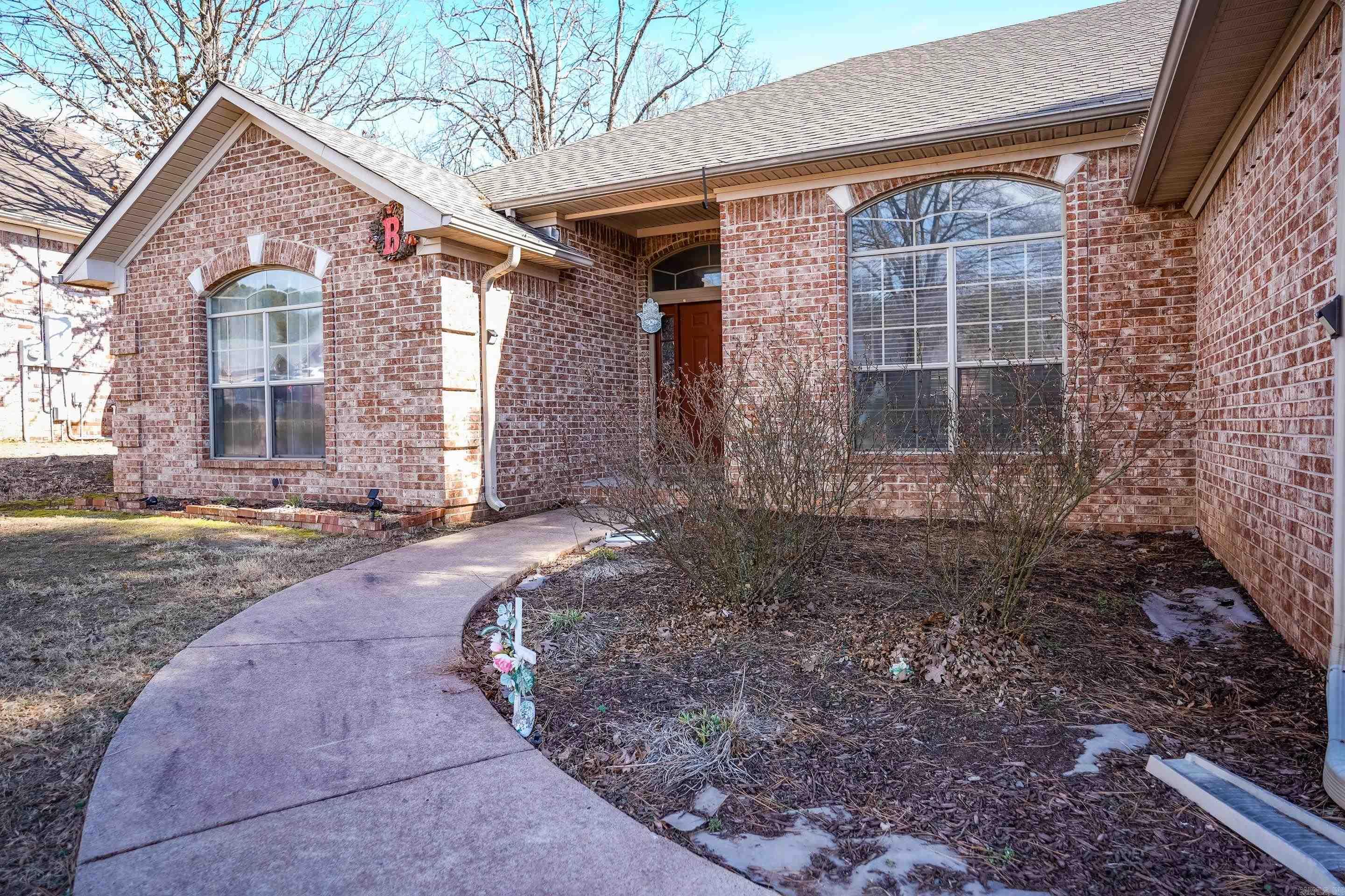 40 Ouachita Drive Maumelle, AR 72113