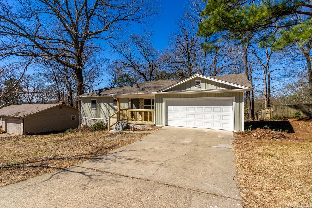 2704 W Greenbrier  Benton, AR