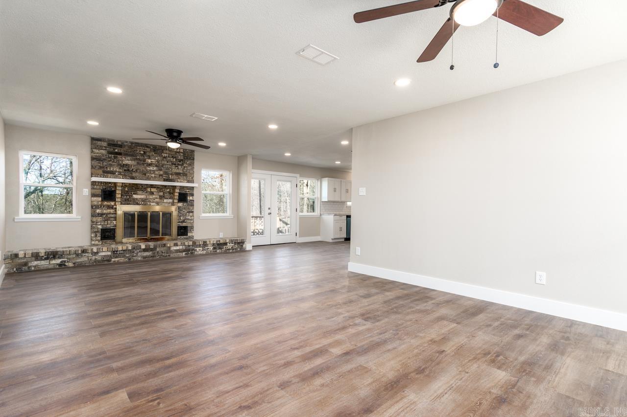 2704 W Greenbrier  Benton, AR