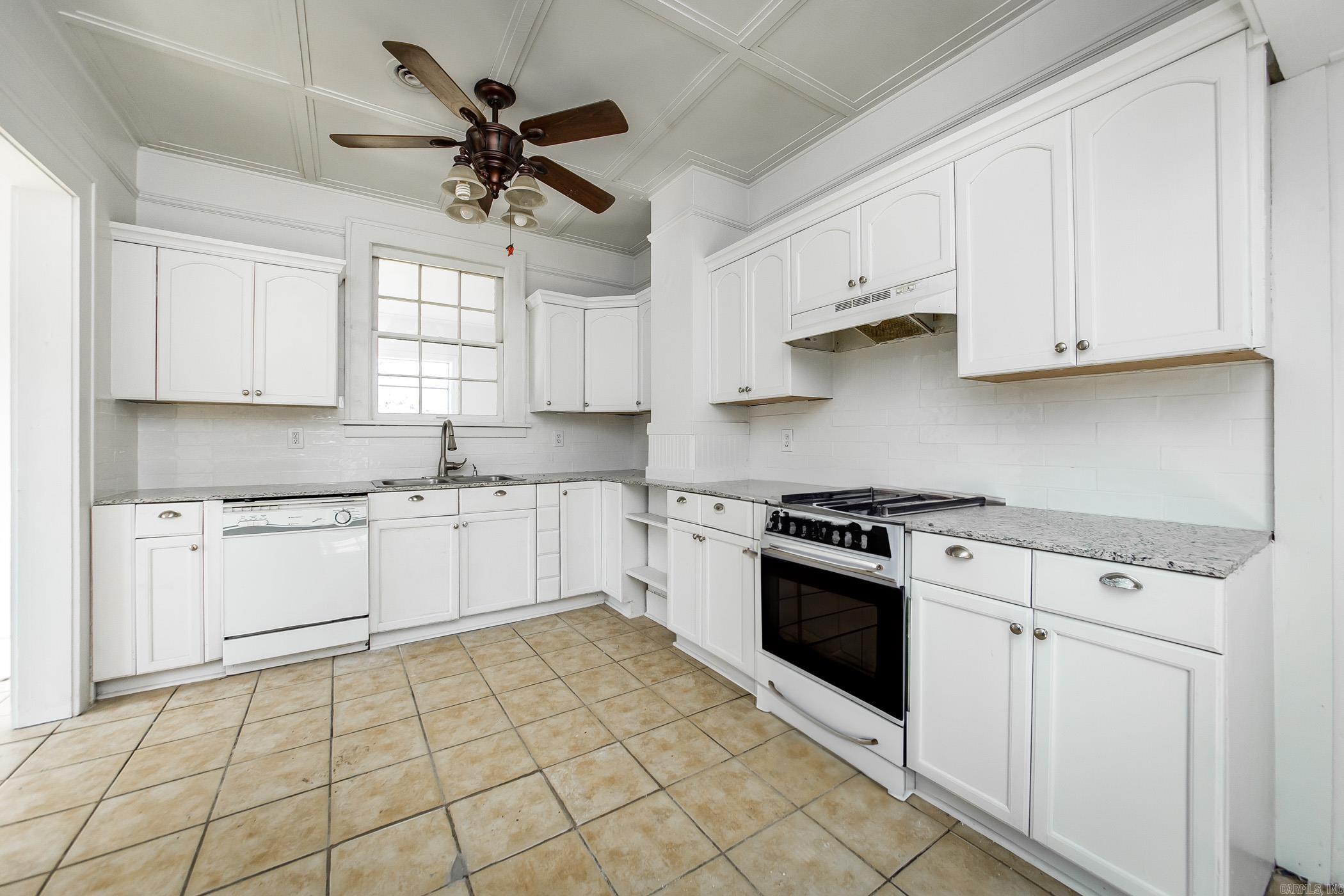 322 SE 4th  England, AR