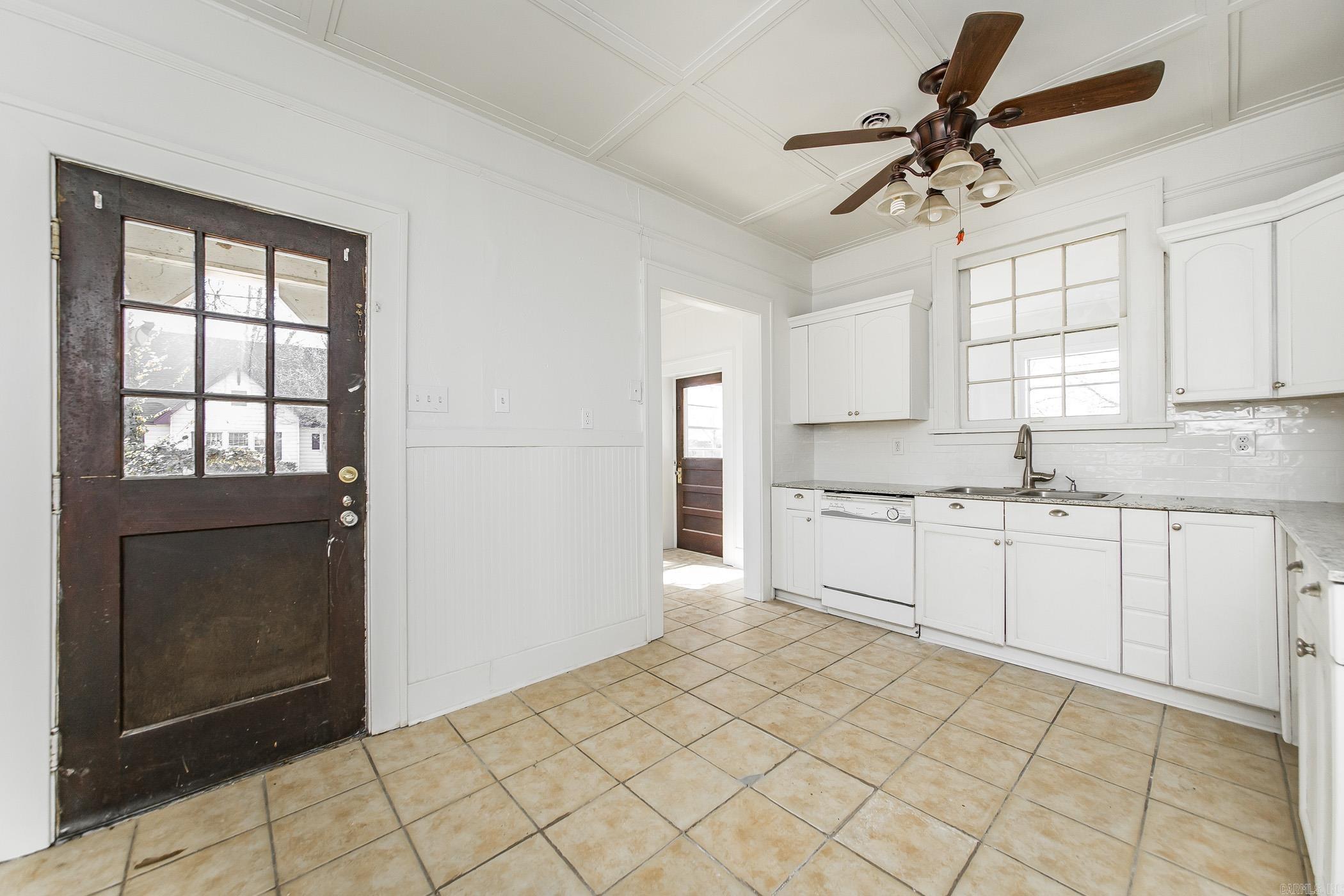 322 SE 4th  England, AR