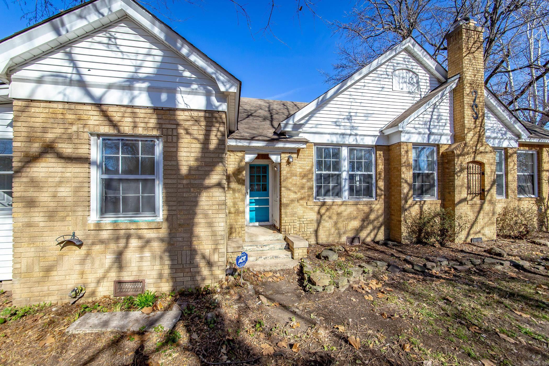 322 SE 4th  England, AR
