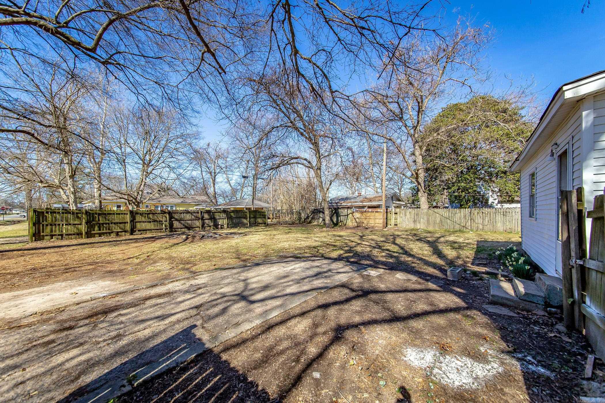 322 SE 4th  England, AR