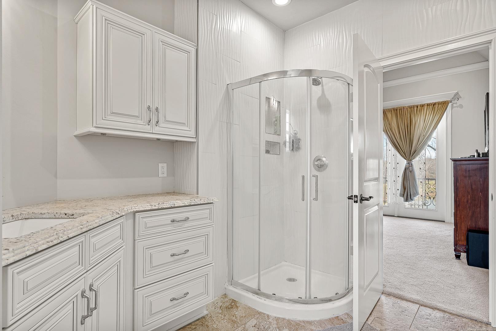 2064 Sloan Lake Dr Jonesboro, AR 72404-6894