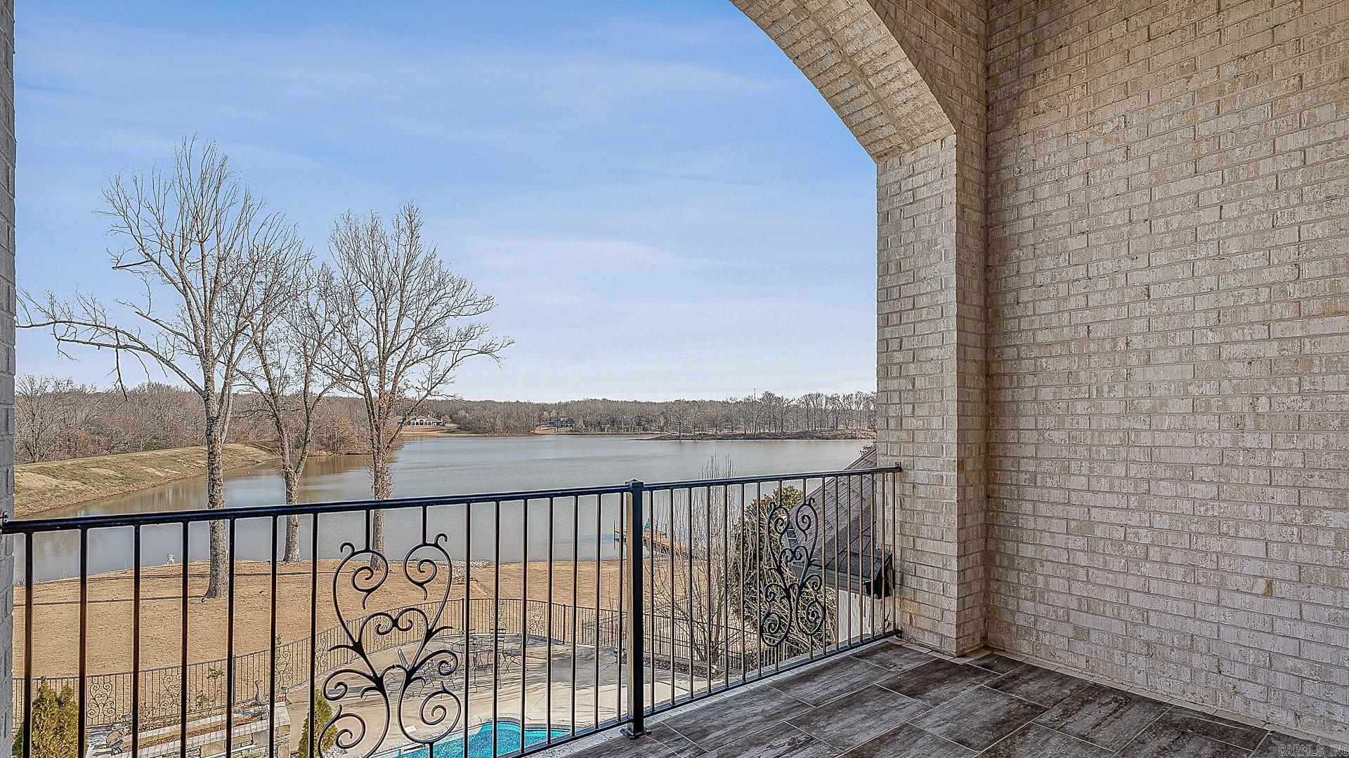 2064 Sloan Lake Dr Jonesboro, AR 72404-6894