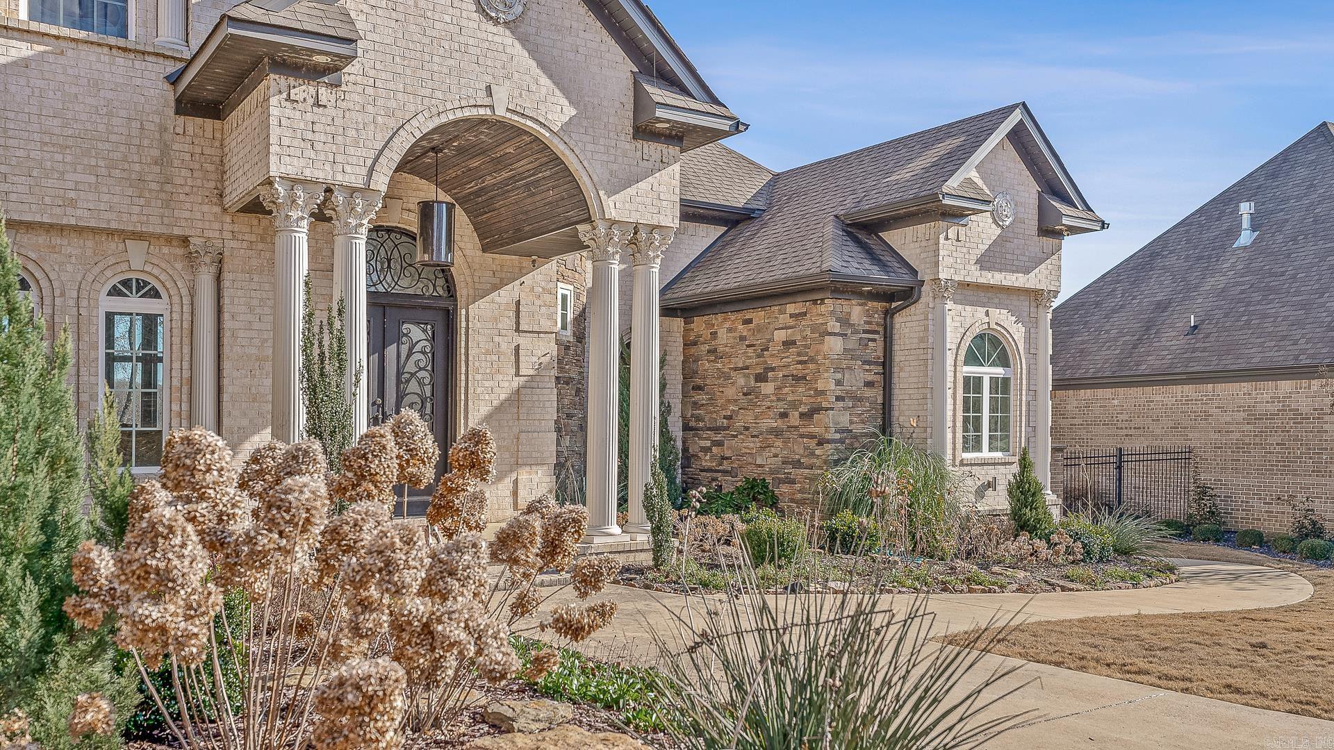 2064 Sloan Lake Dr Jonesboro, AR 72404-6894