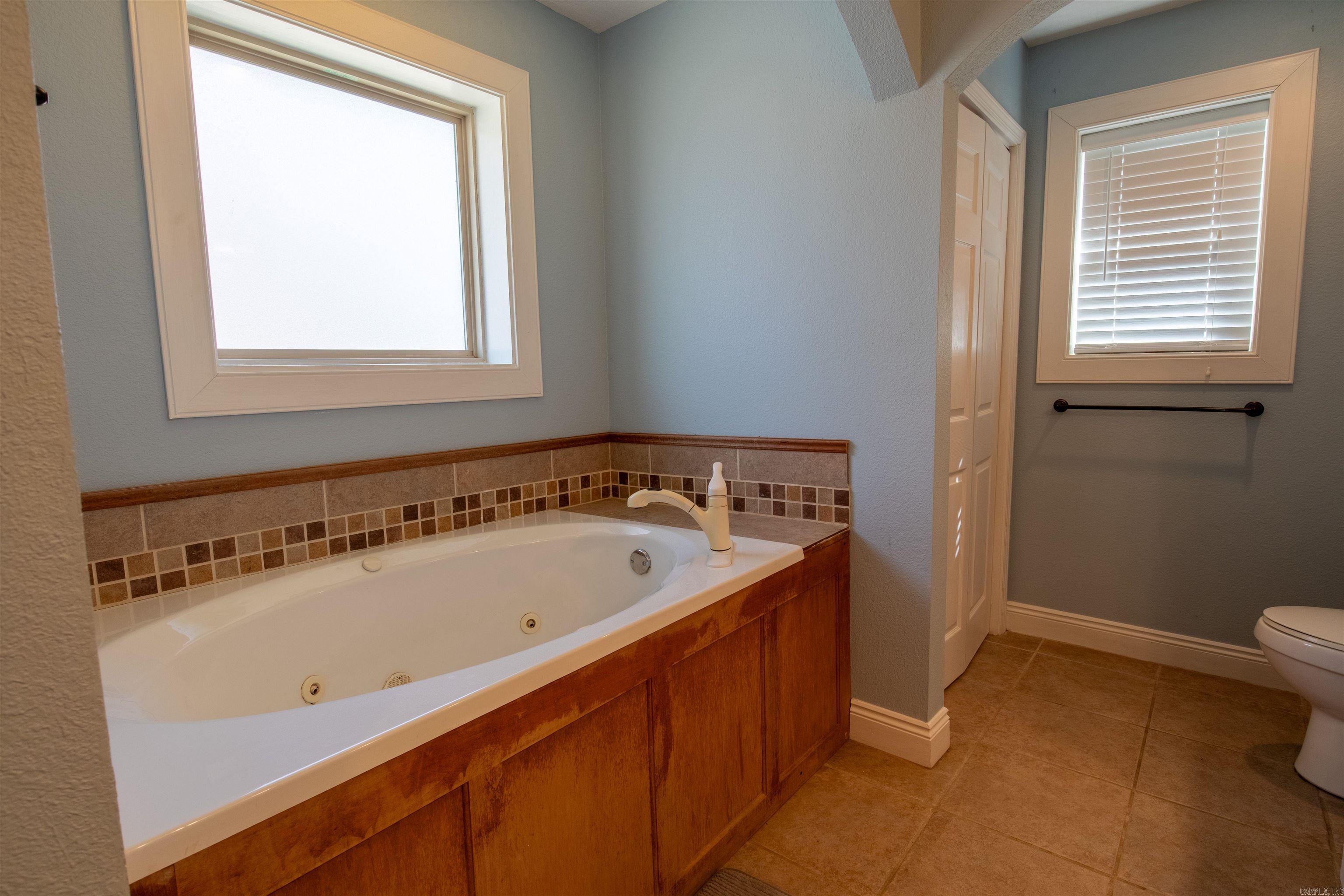 108  Deer Ridge Dr.  Searcy, AR